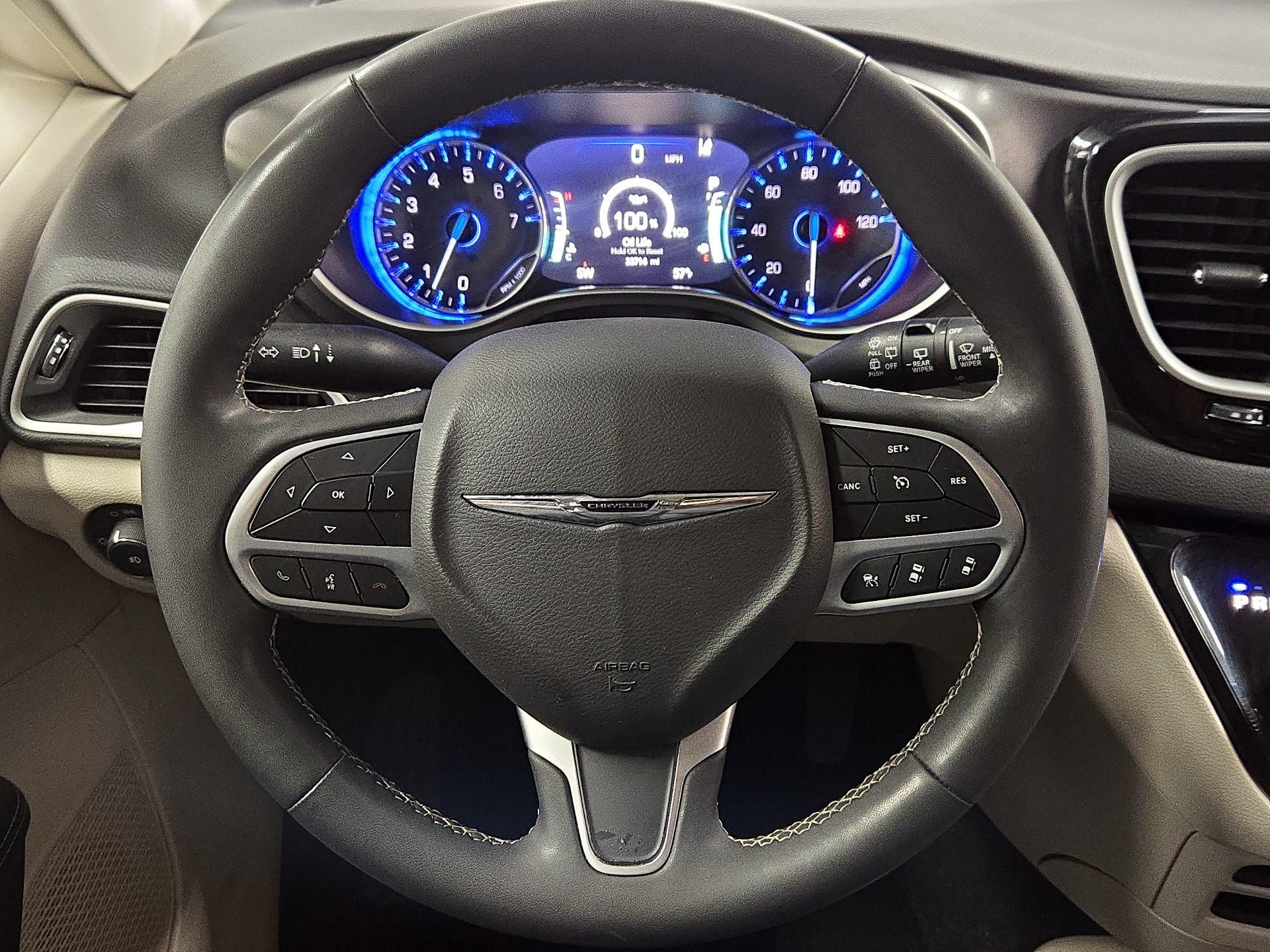 Thumbnail: 2024 Chrysler Pacifica - 10