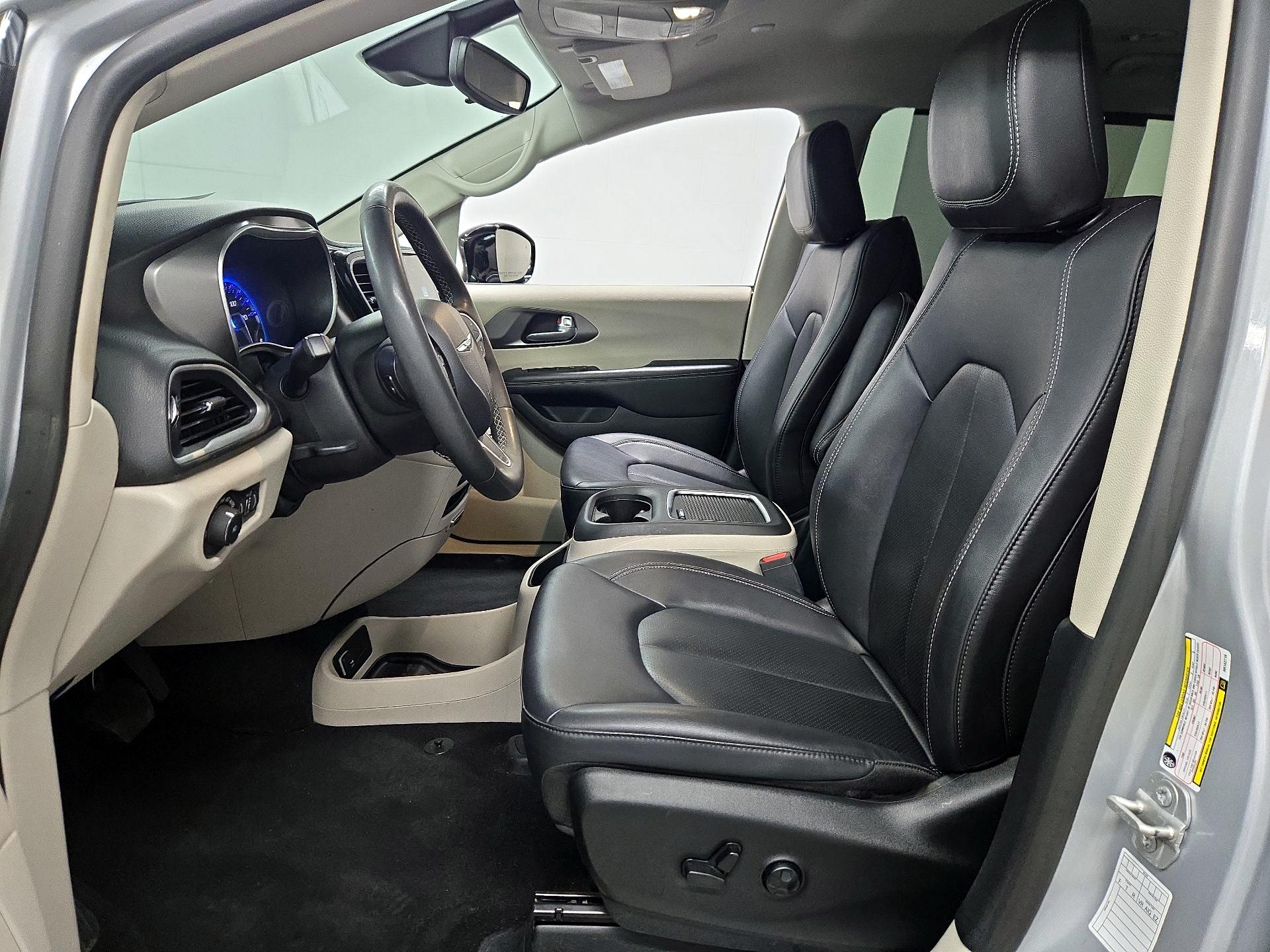 Thumbnail: 2024 Chrysler Pacifica - 11