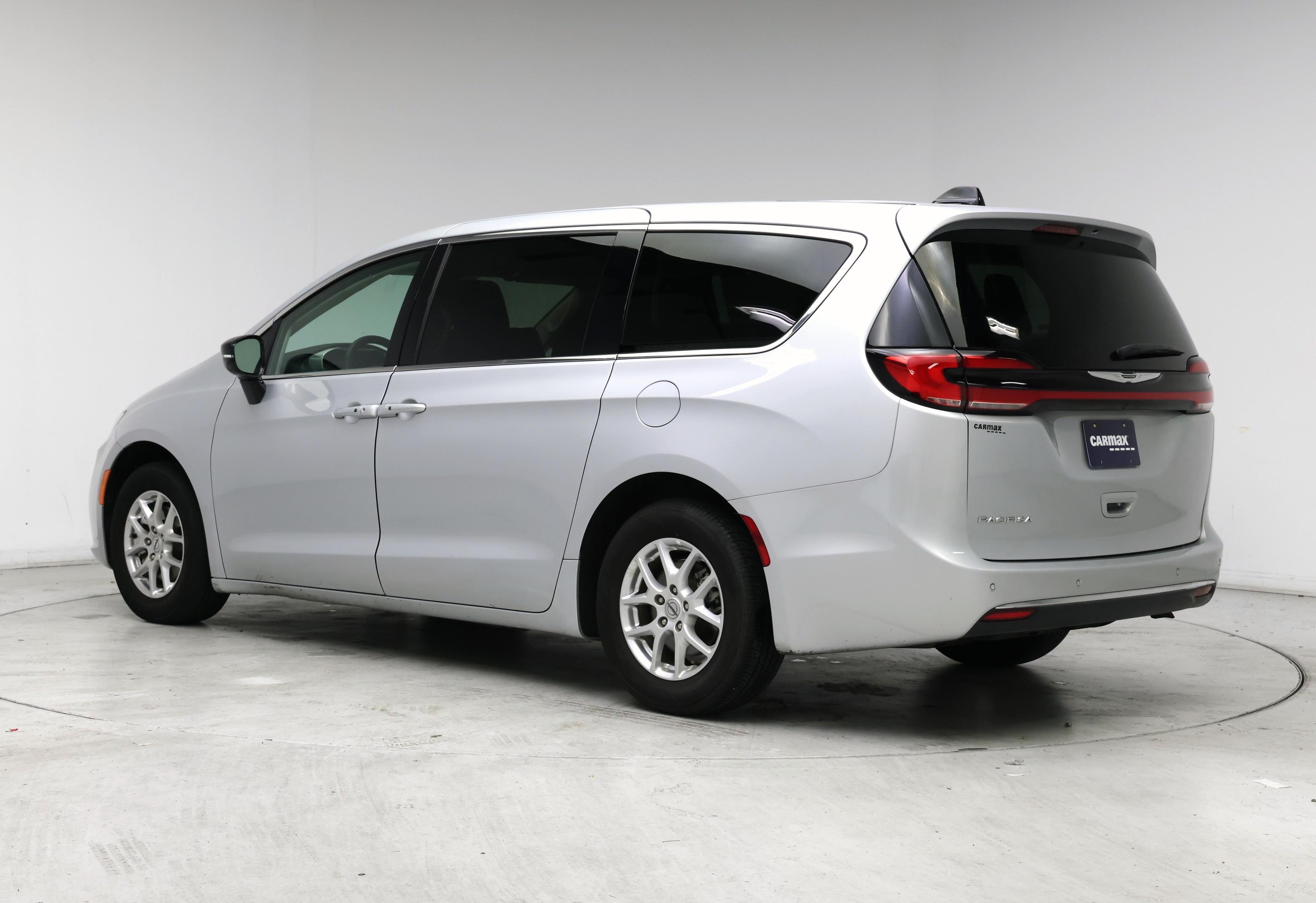 Thumbnail: 2024 Chrysler Pacifica - 2