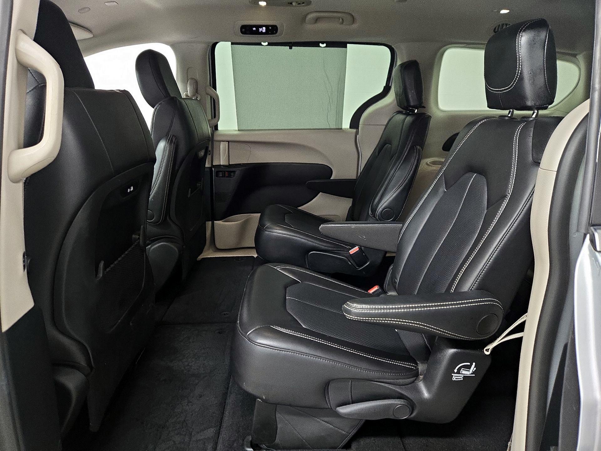 Thumbnail: 2024 Chrysler Pacifica - 19