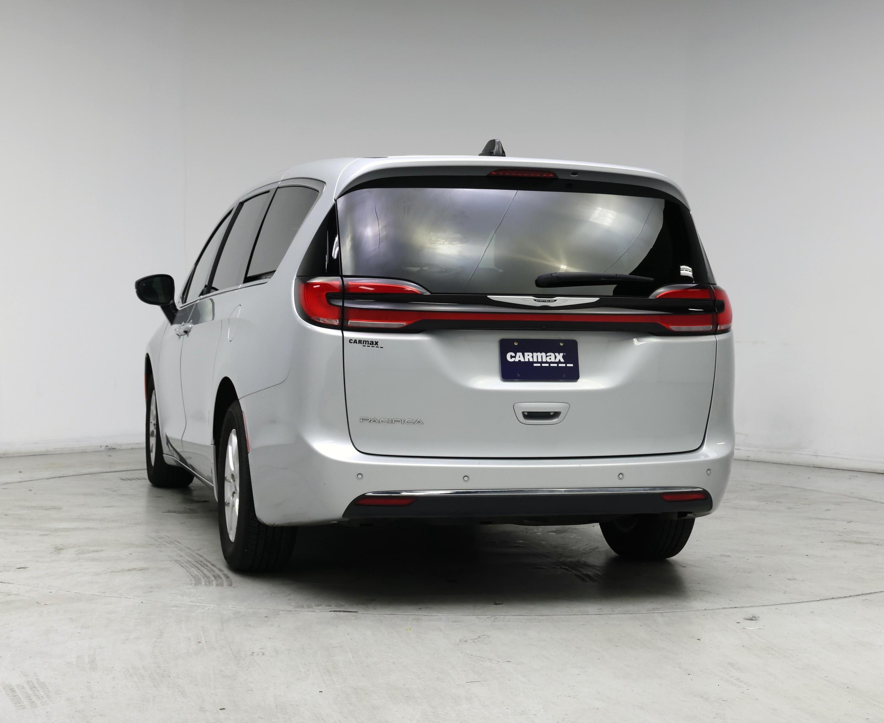 Thumbnail: 2024 Chrysler Pacifica - 6