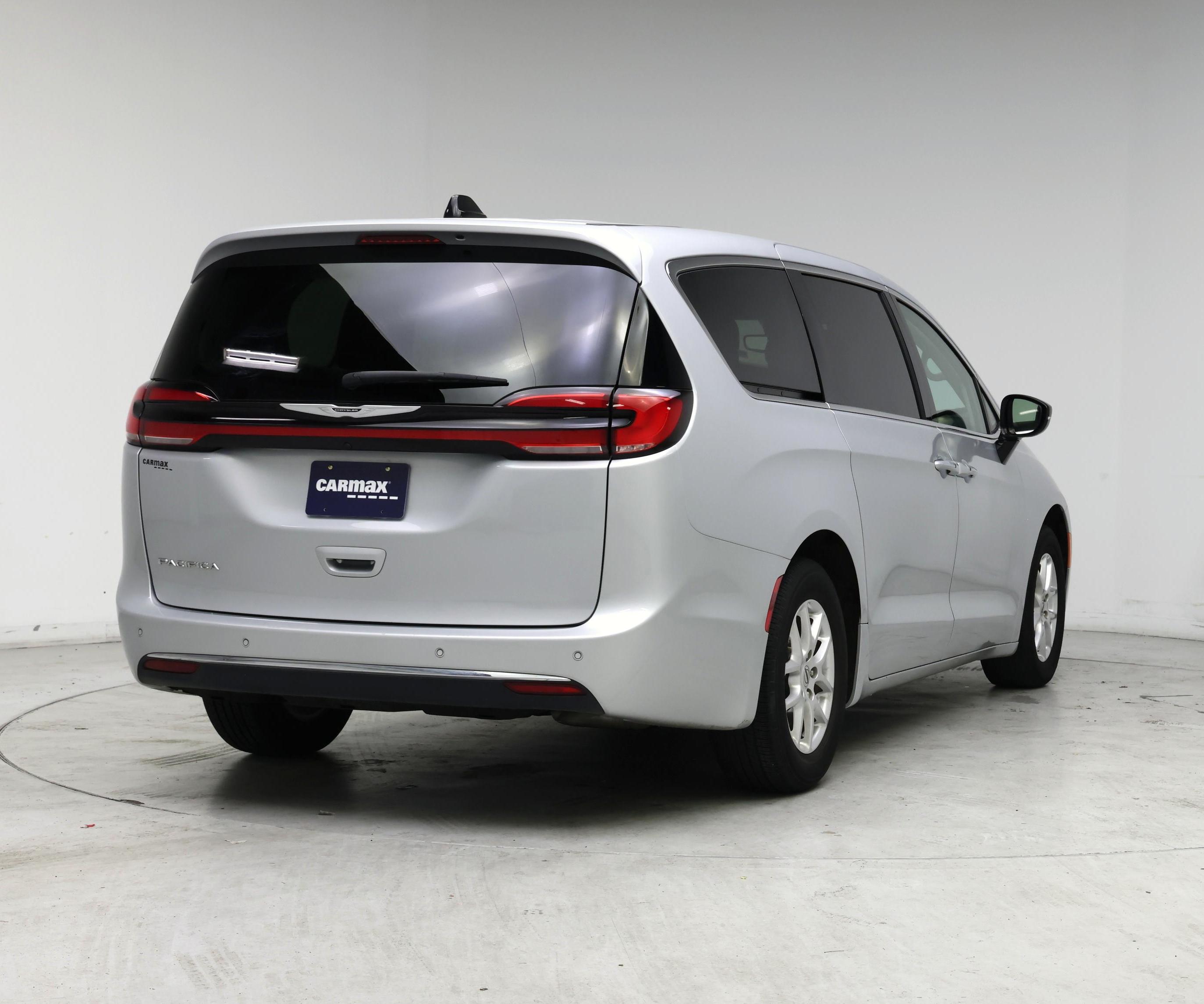 Thumbnail: 2024 Chrysler Pacifica - 8