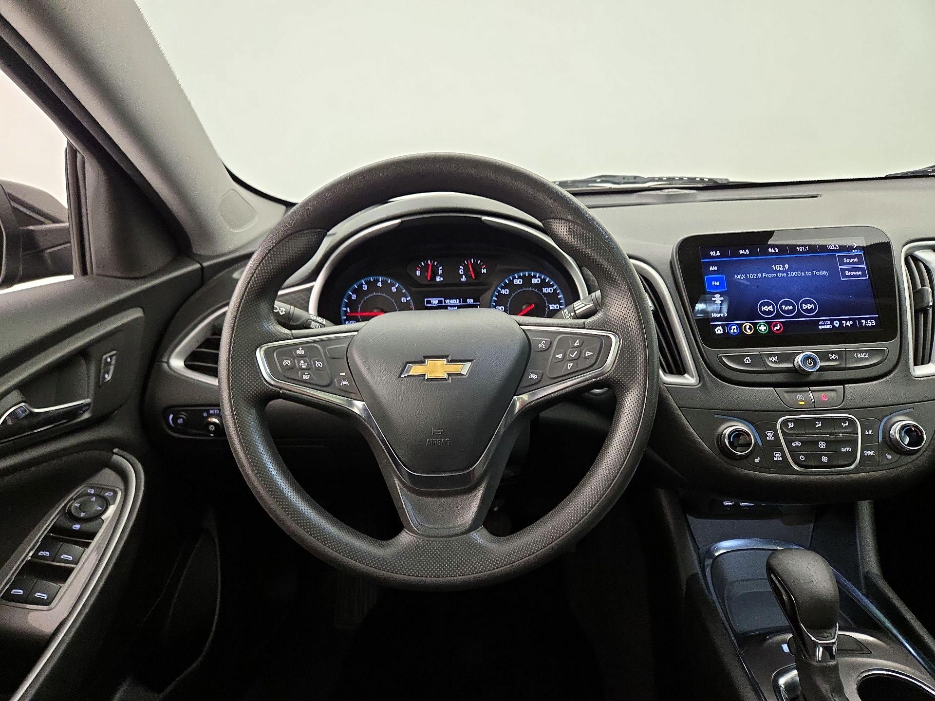 Thumbnail: 2023 Chevrolet Malibu - 10