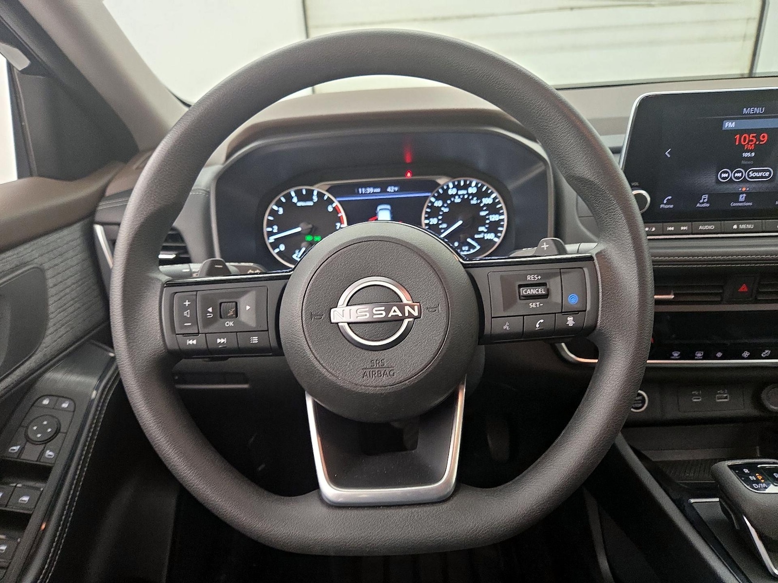 2023 Nissan Rogue SV - Photo 11