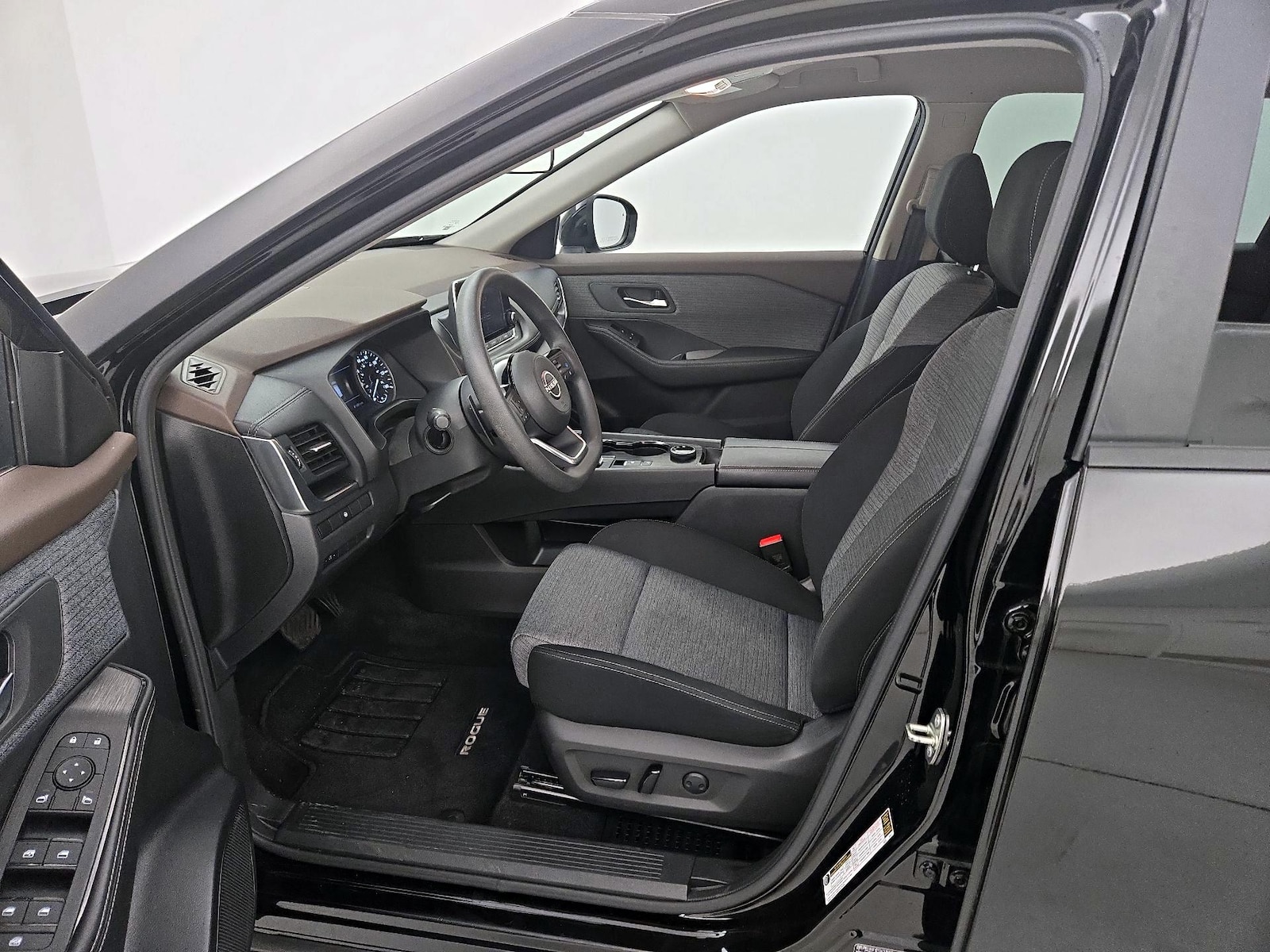 2023 Nissan Rogue SV - Photo 12