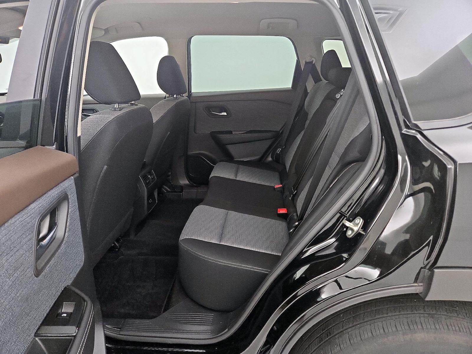 2023 Nissan Rogue SV - Photo 20