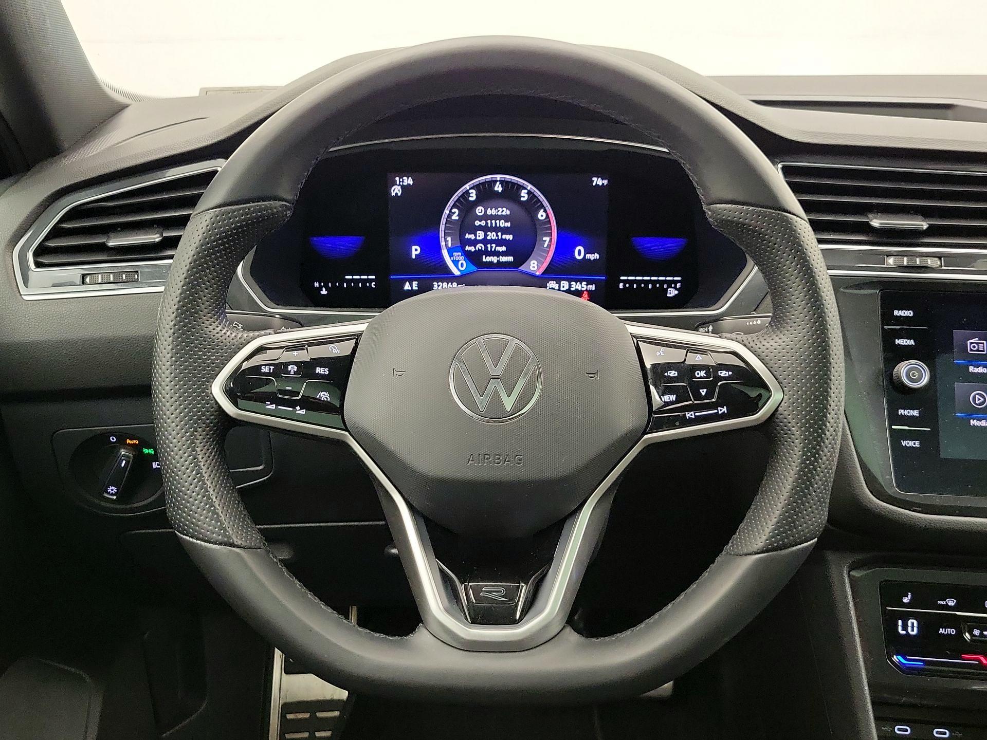Thumbnail: 2023 Volkswagen Tiguan - 10