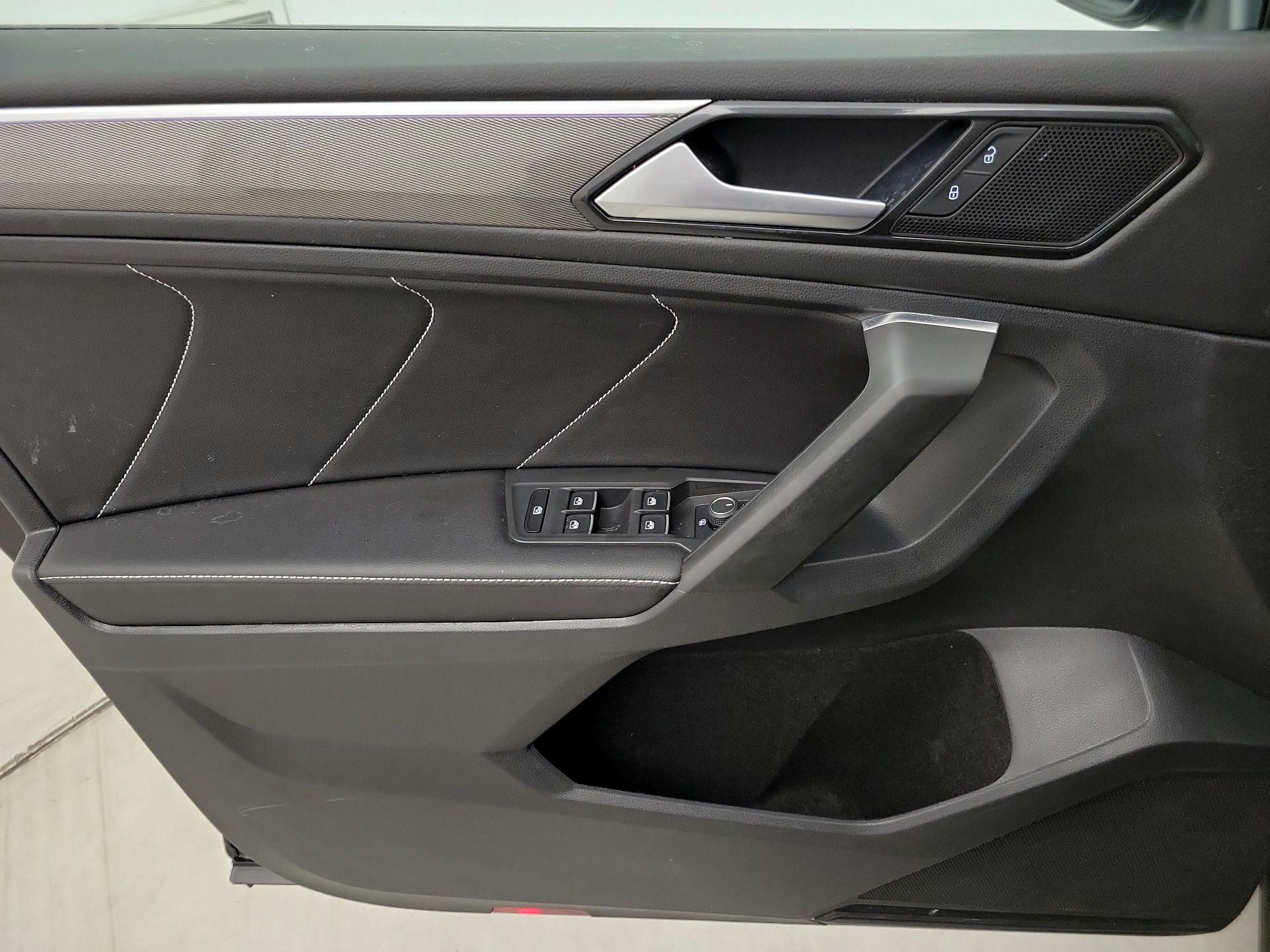 Thumbnail: 2023 Volkswagen Tiguan - 12