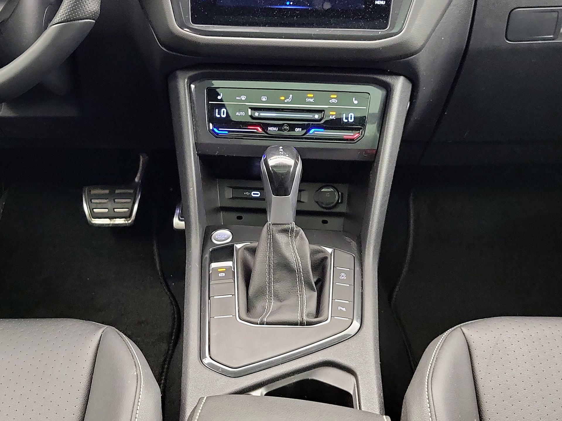 Thumbnail: 2023 Volkswagen Tiguan - 17