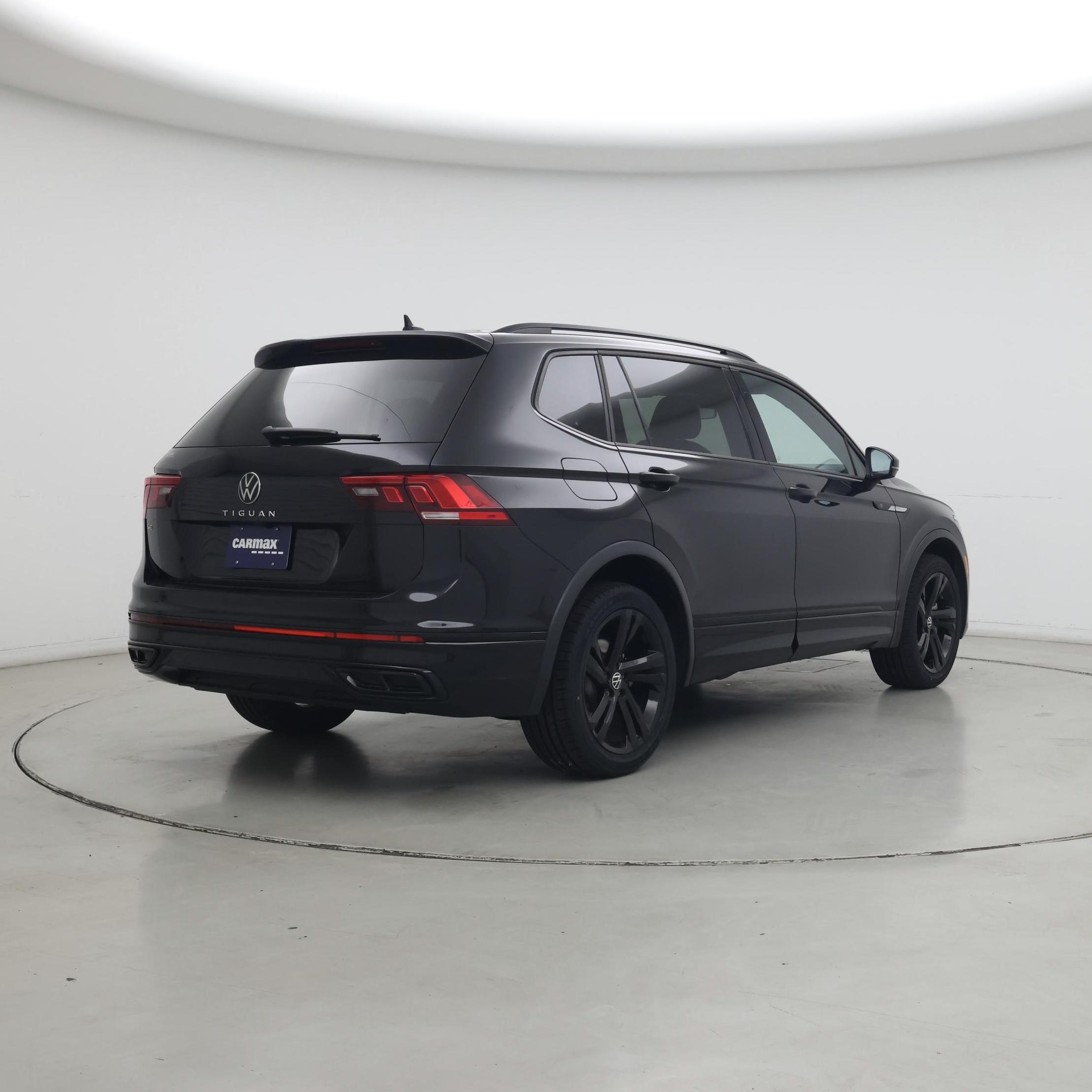 Thumbnail: 2023 Volkswagen Tiguan - 8