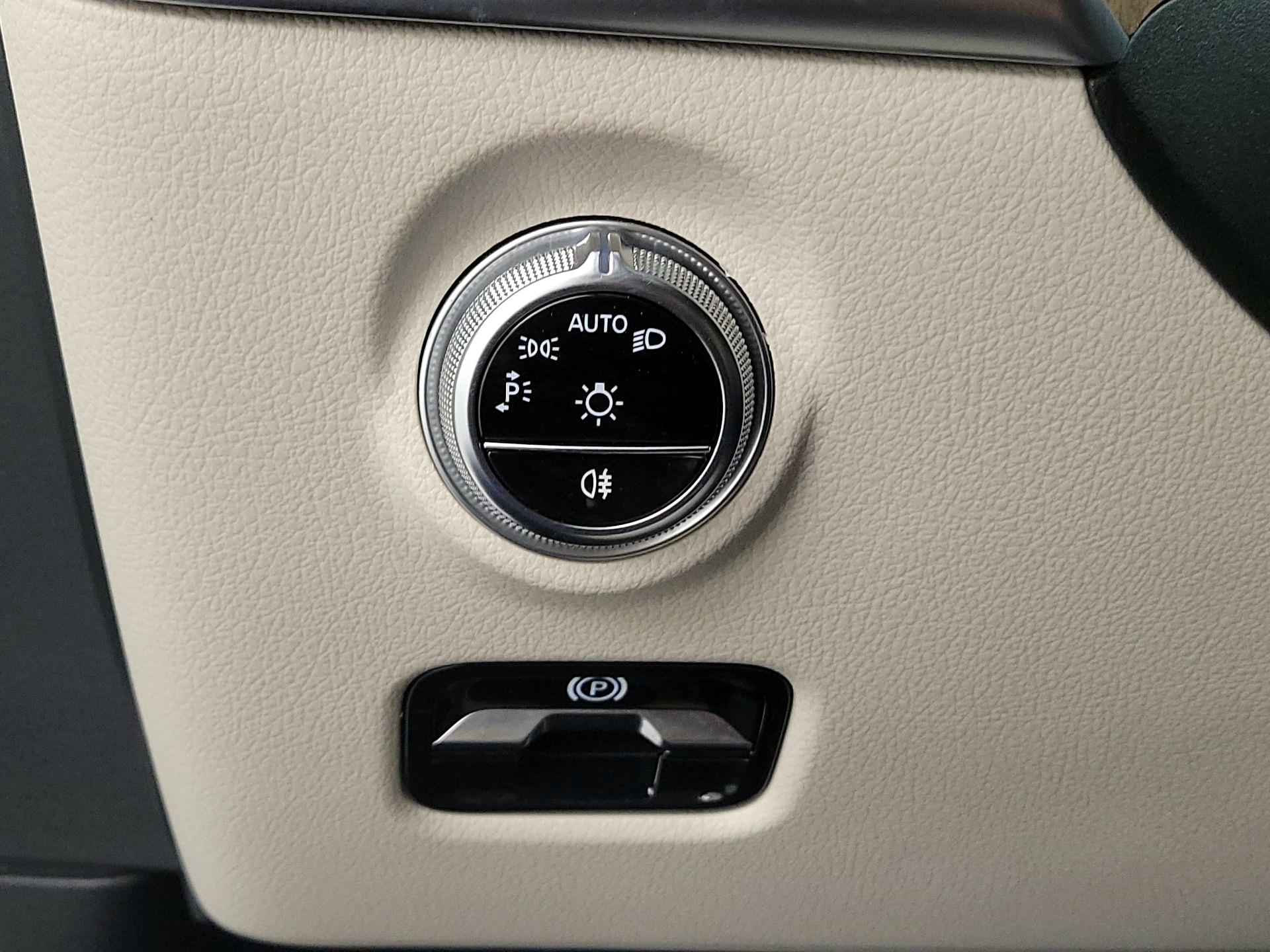 Thumbnail: 2024 Mercedes-Benz C-Class - 13