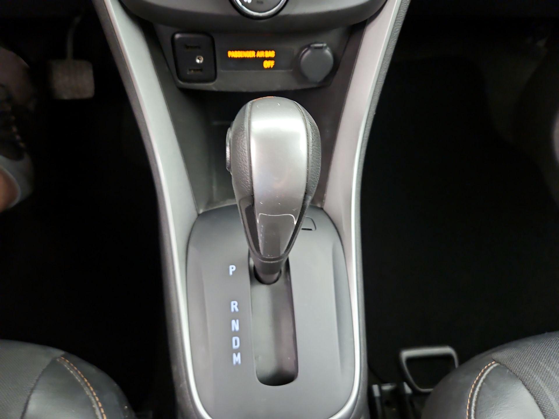 Thumbnail: 2022 Chevrolet Trax - 17