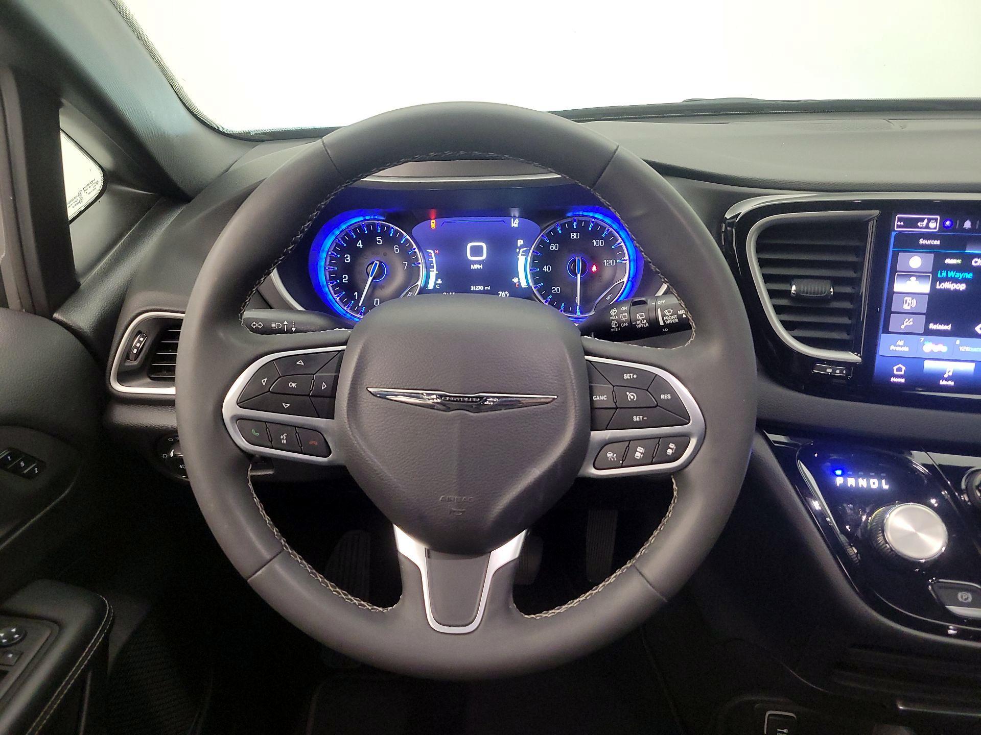 Thumbnail: 2025 Chrysler Pacifica - 10