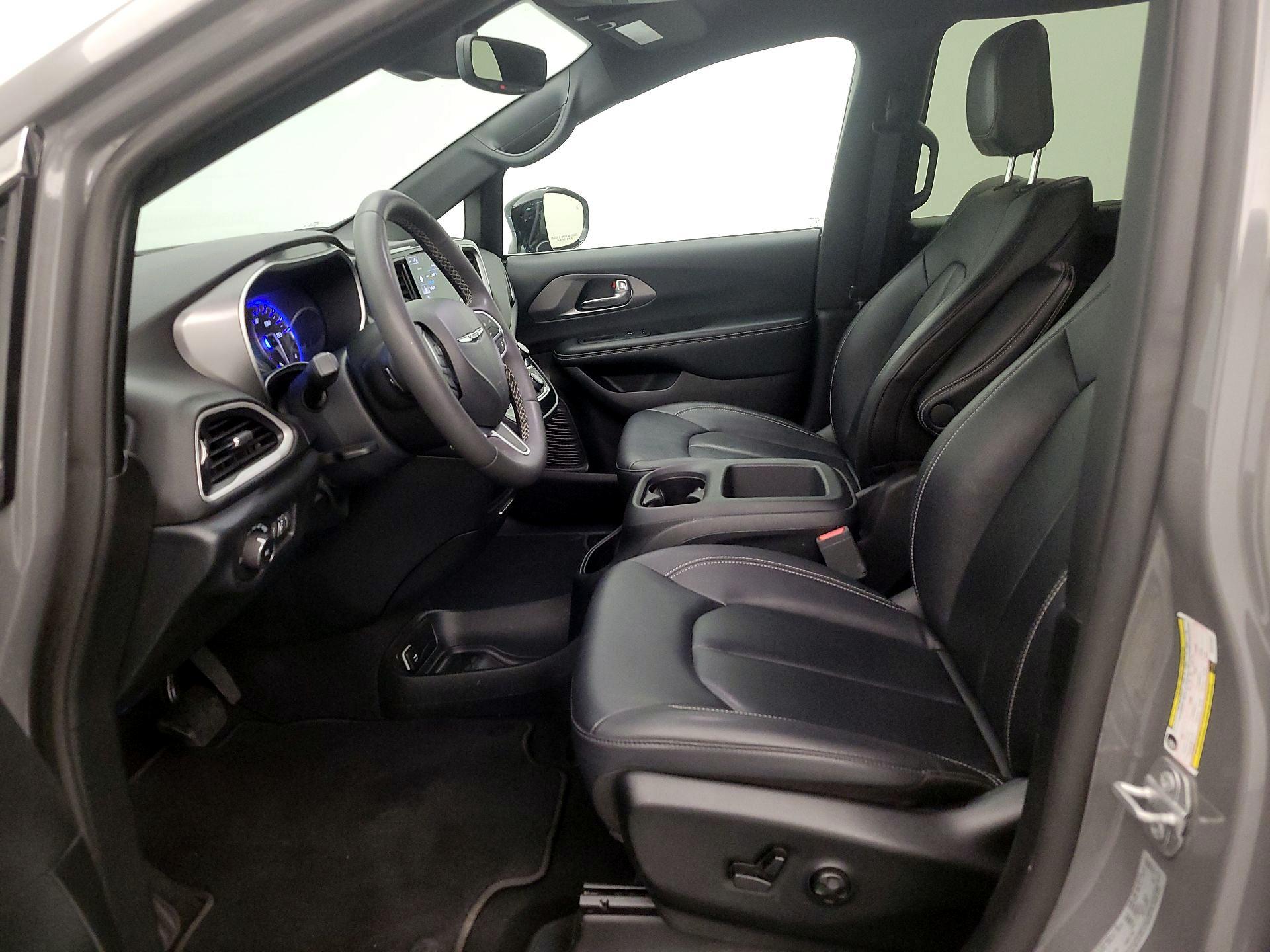 Thumbnail: 2025 Chrysler Pacifica - 11