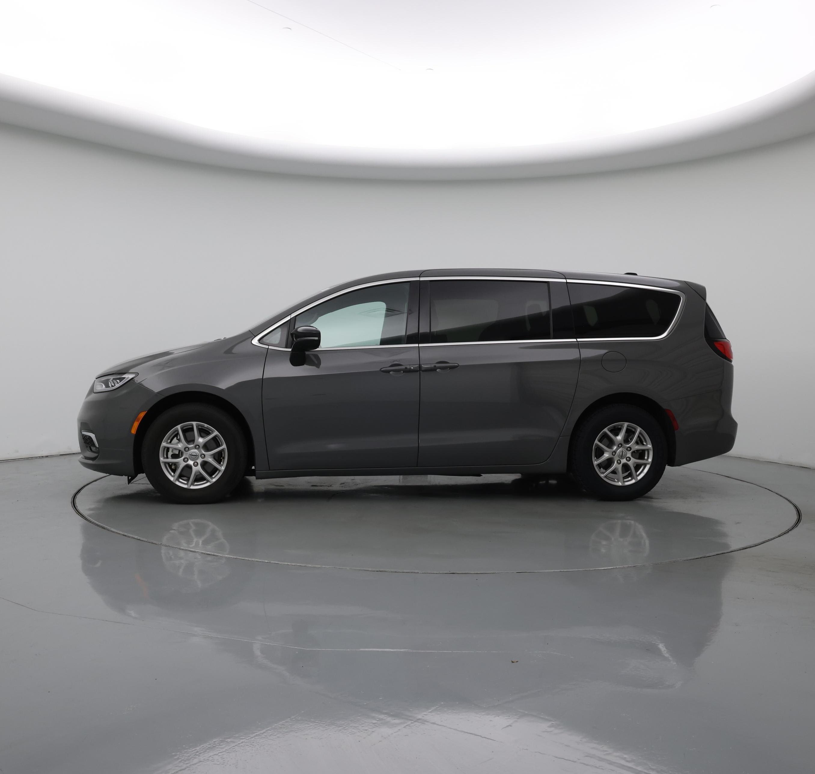 Thumbnail: 2025 Chrysler Pacifica - 3