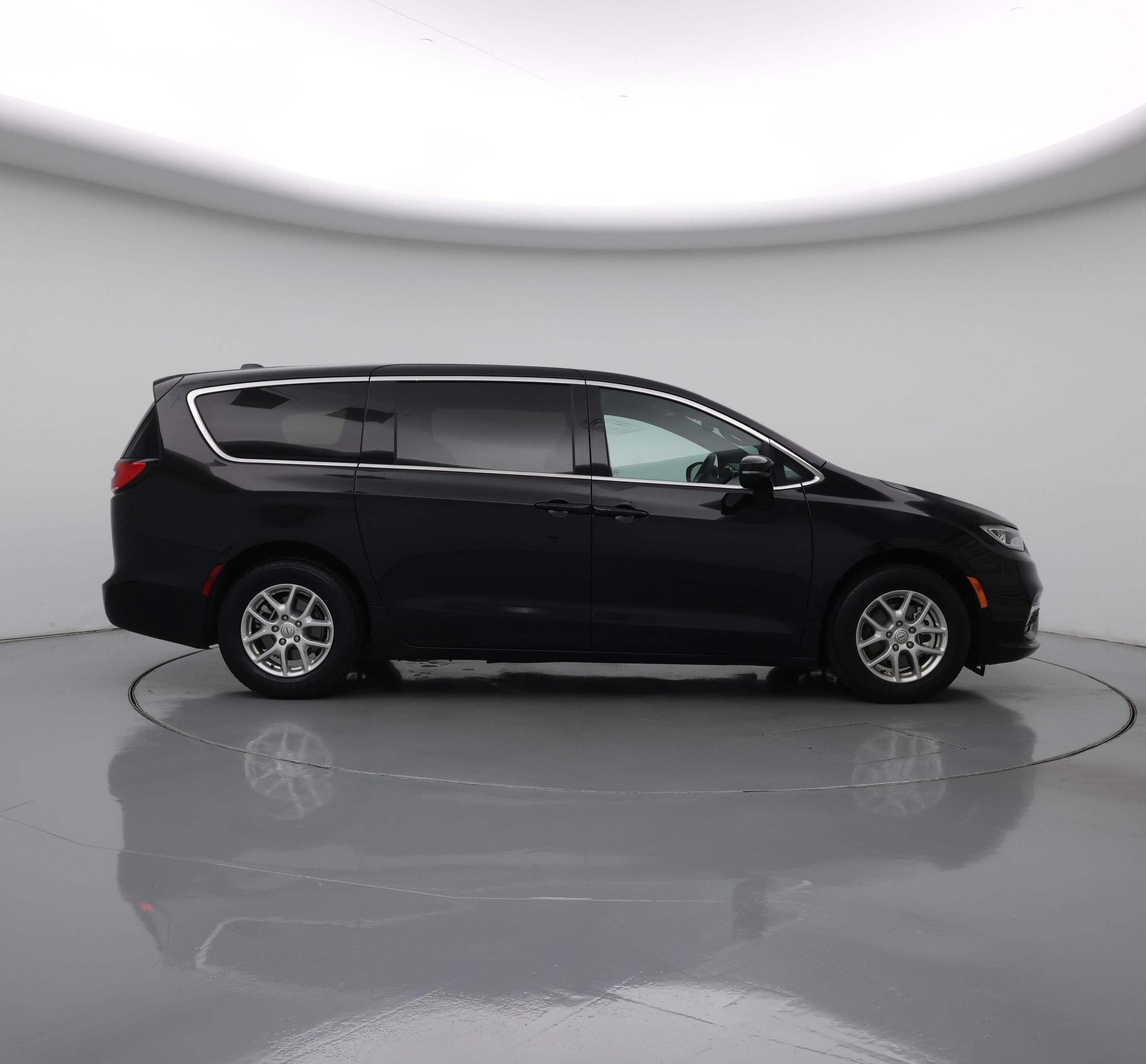 Thumbnail: 2025 Chrysler Pacifica - 7