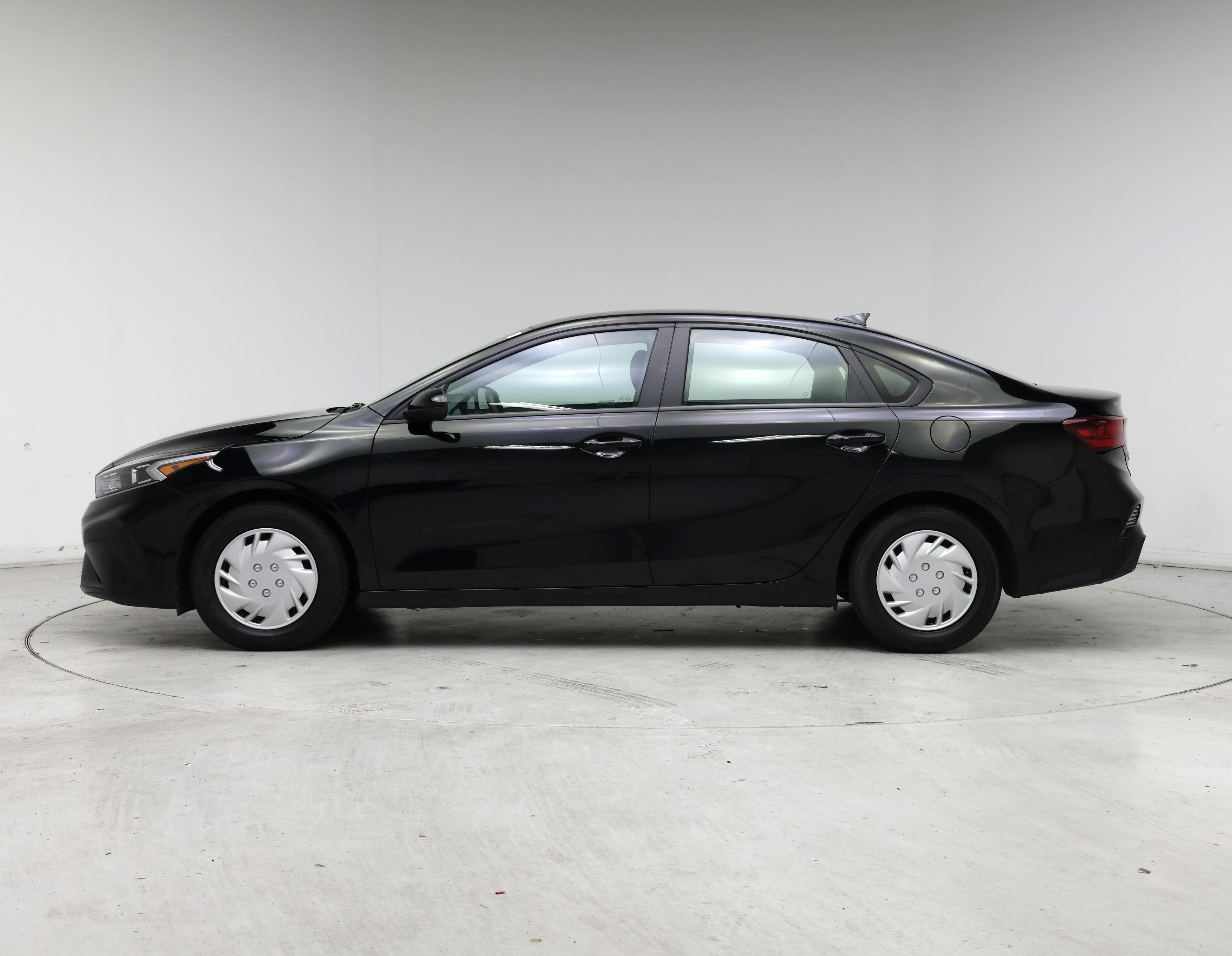 Thumbnail: 2023 Kia Forte - 3