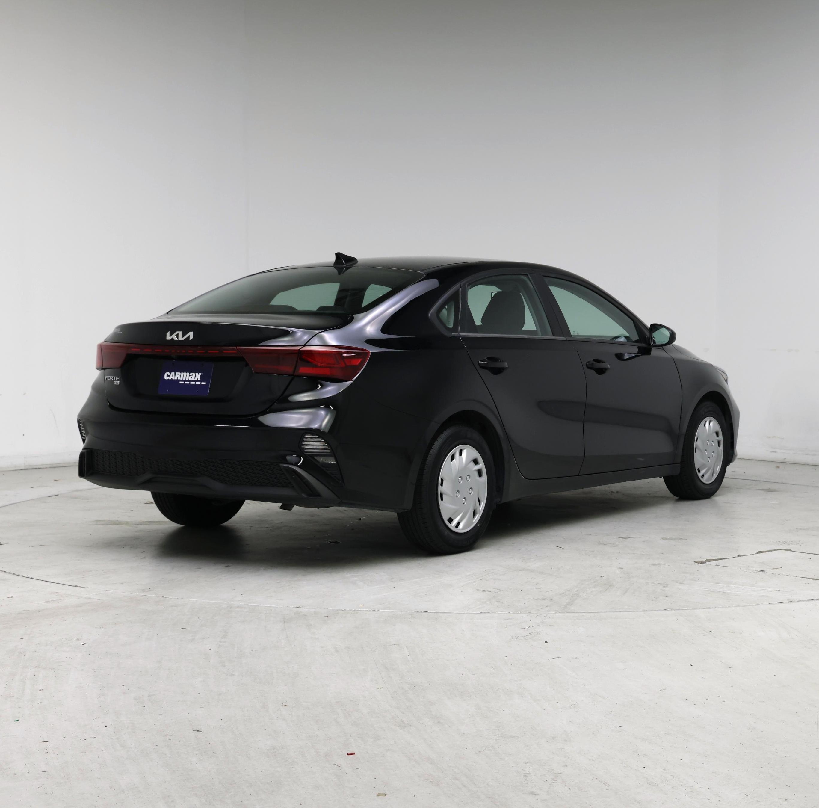 Thumbnail: 2023 Kia Forte - 8