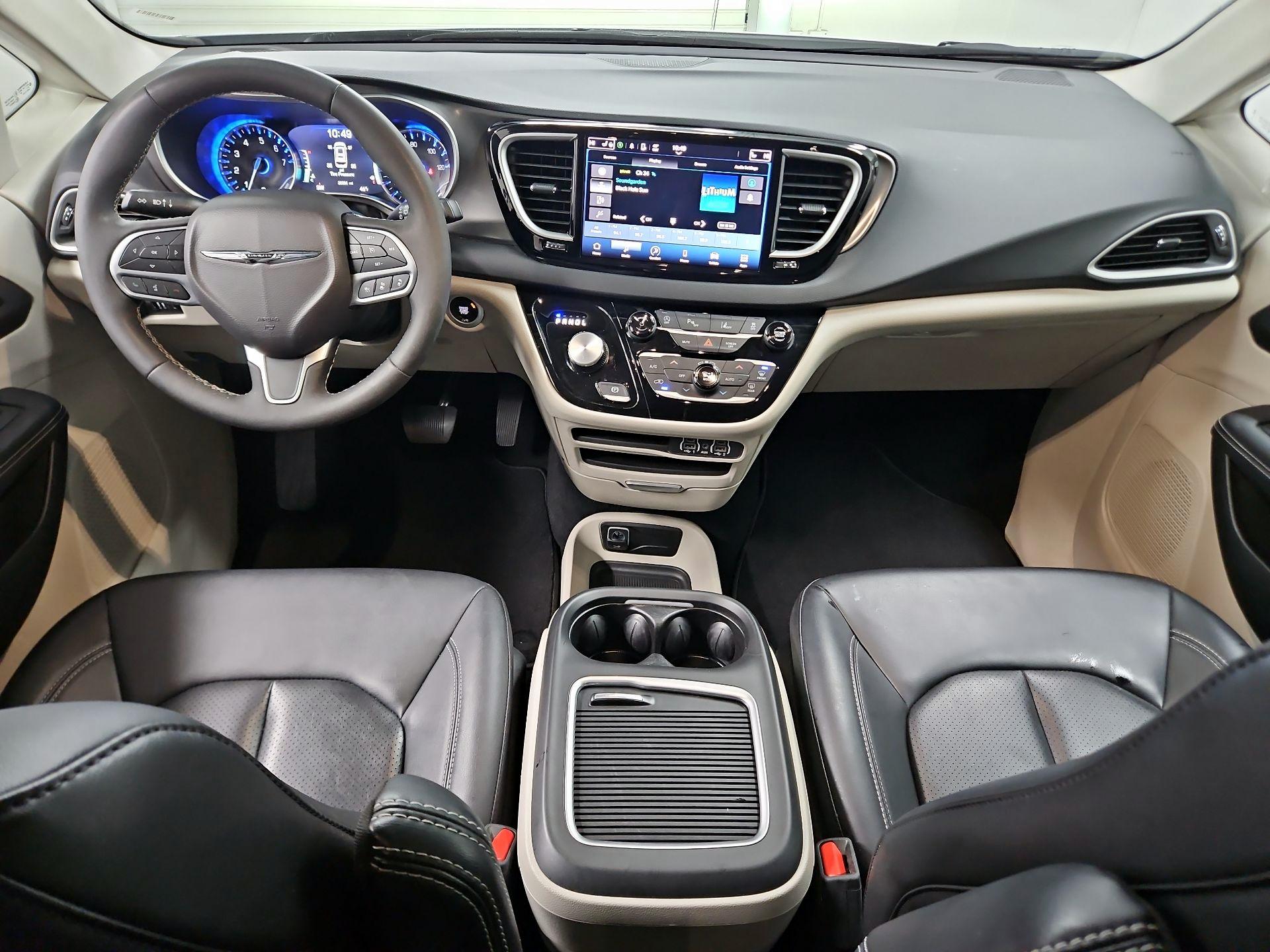 Thumbnail: 2024 Chrysler Pacifica - 9