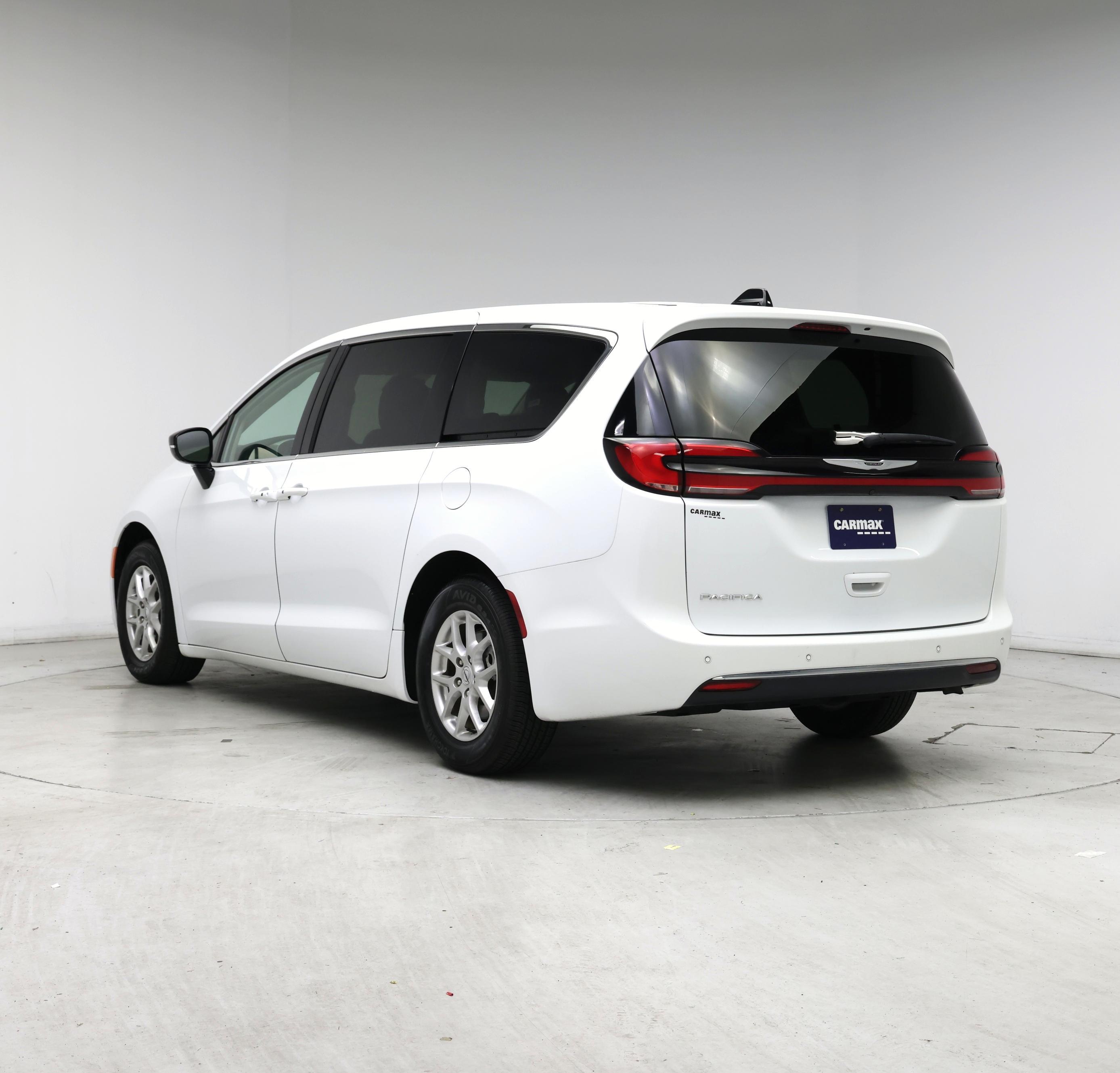 Thumbnail: 2024 Chrysler Pacifica - 2