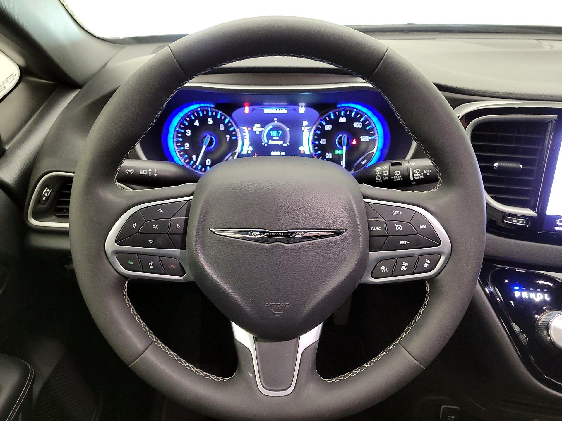 Thumbnail: 2025 Chrysler Pacifica - 10