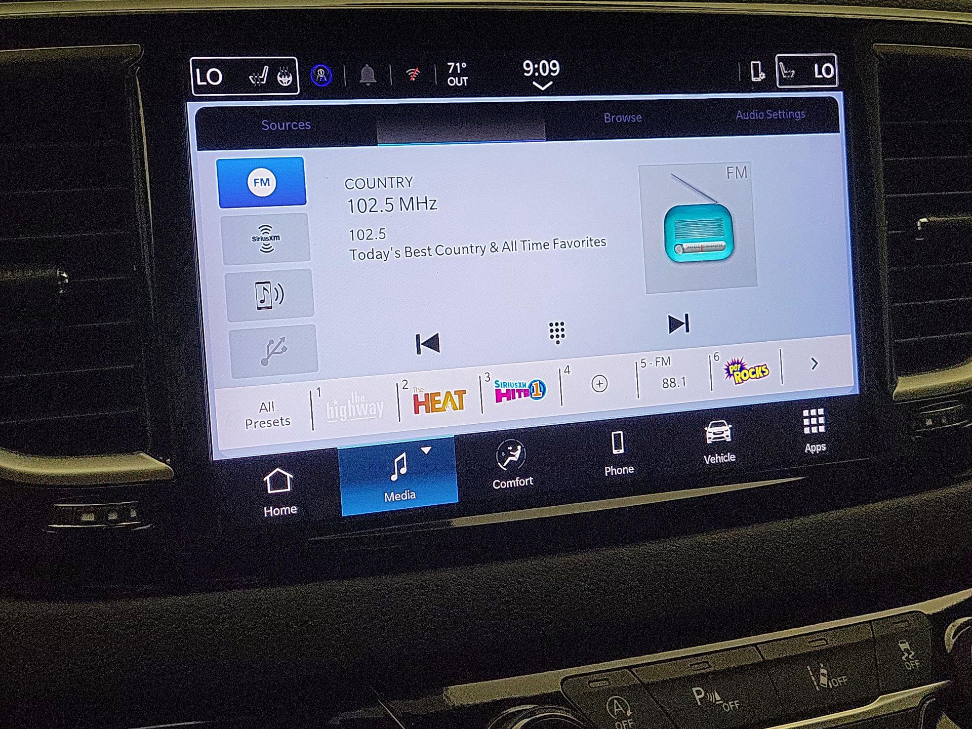 Thumbnail: 2025 Chrysler Pacifica - 15