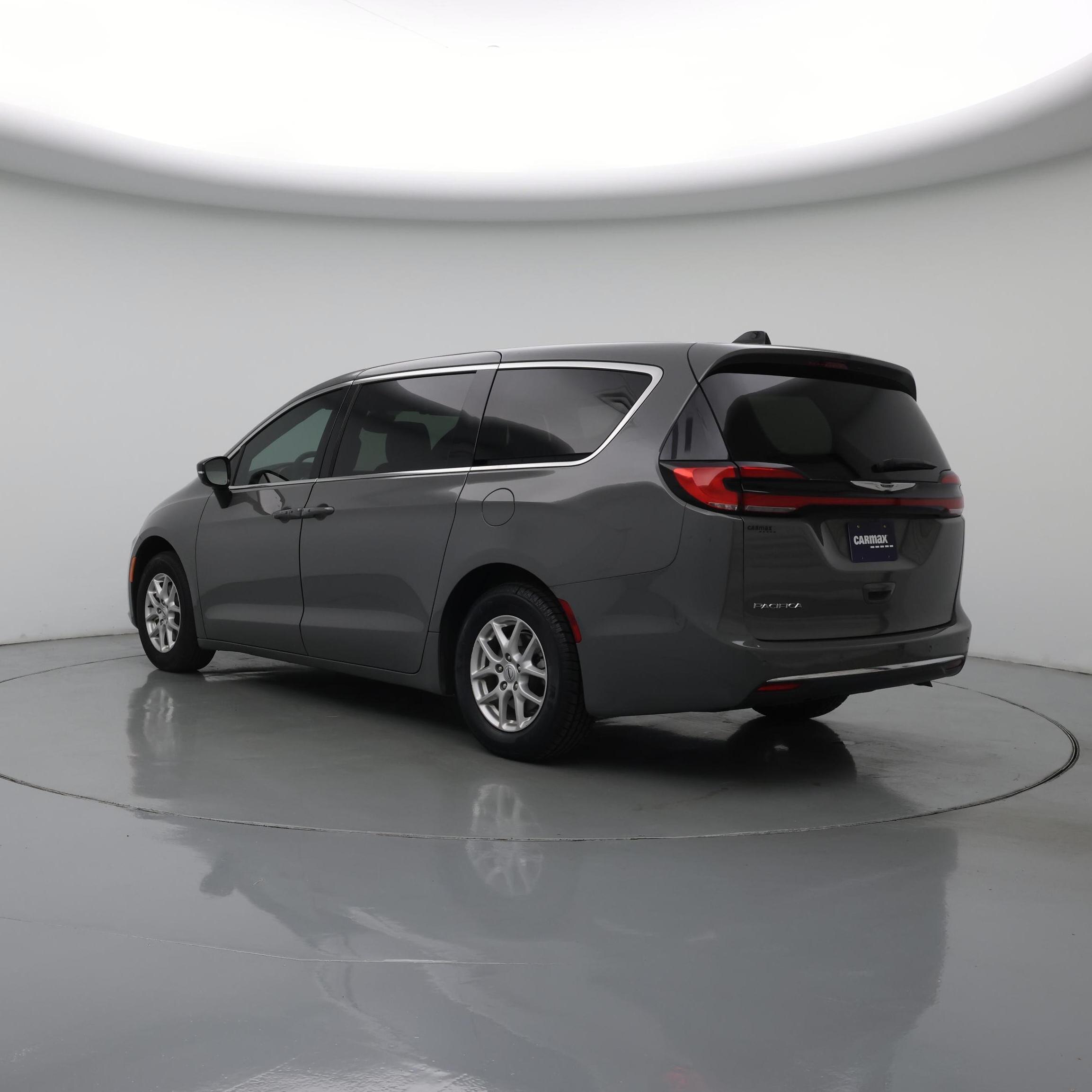Thumbnail: 2025 Chrysler Pacifica - 2