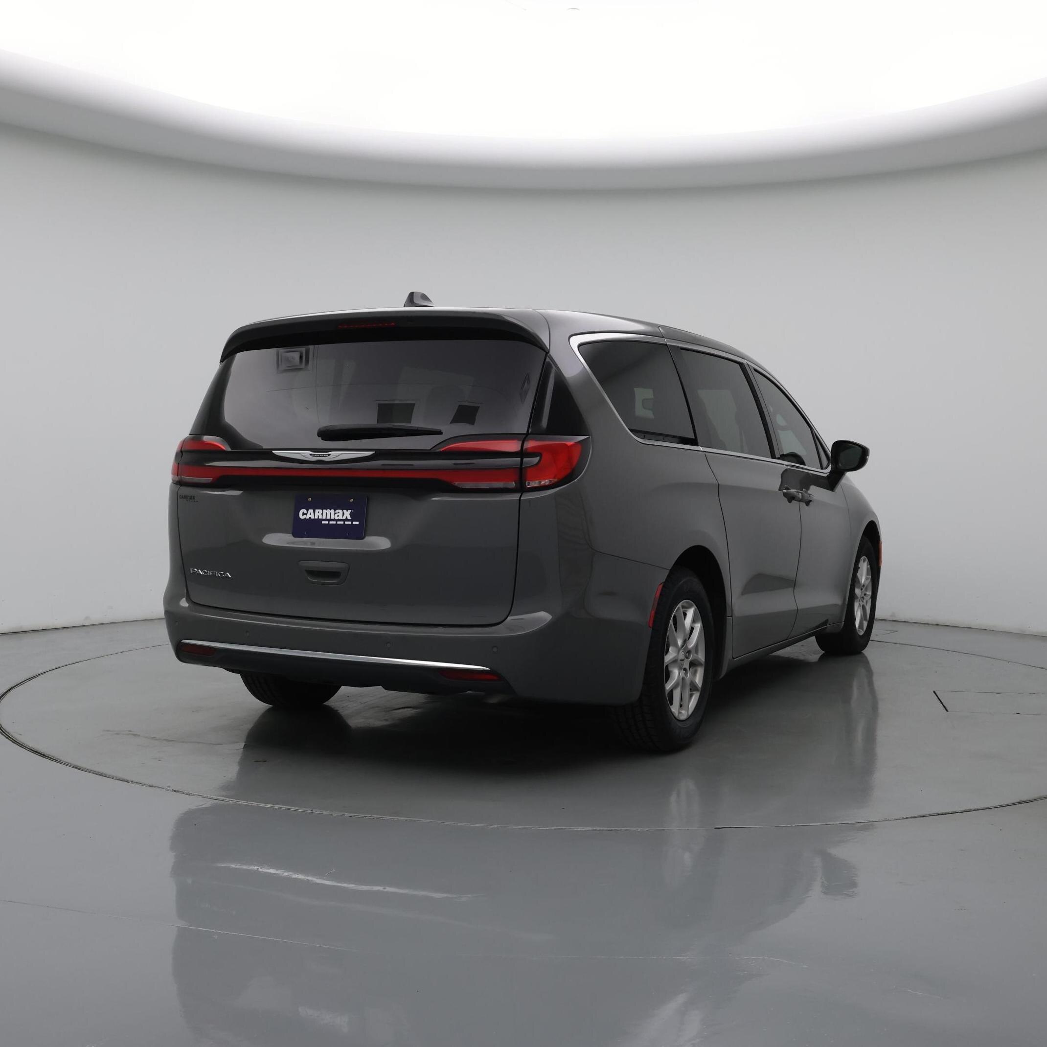 Thumbnail: 2025 Chrysler Pacifica - 8