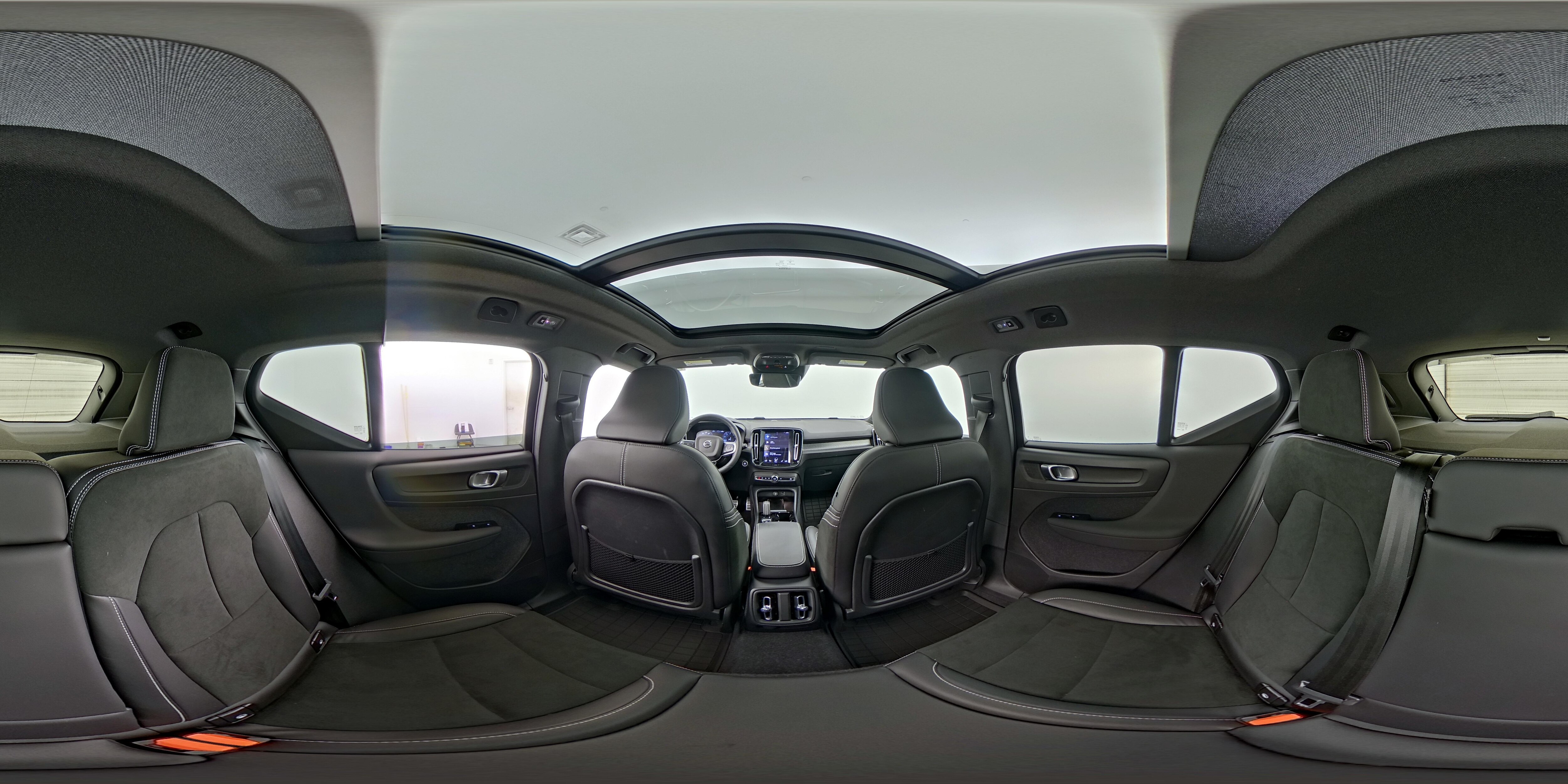 2022 Volvo XC40 R-Design - Photo 28
