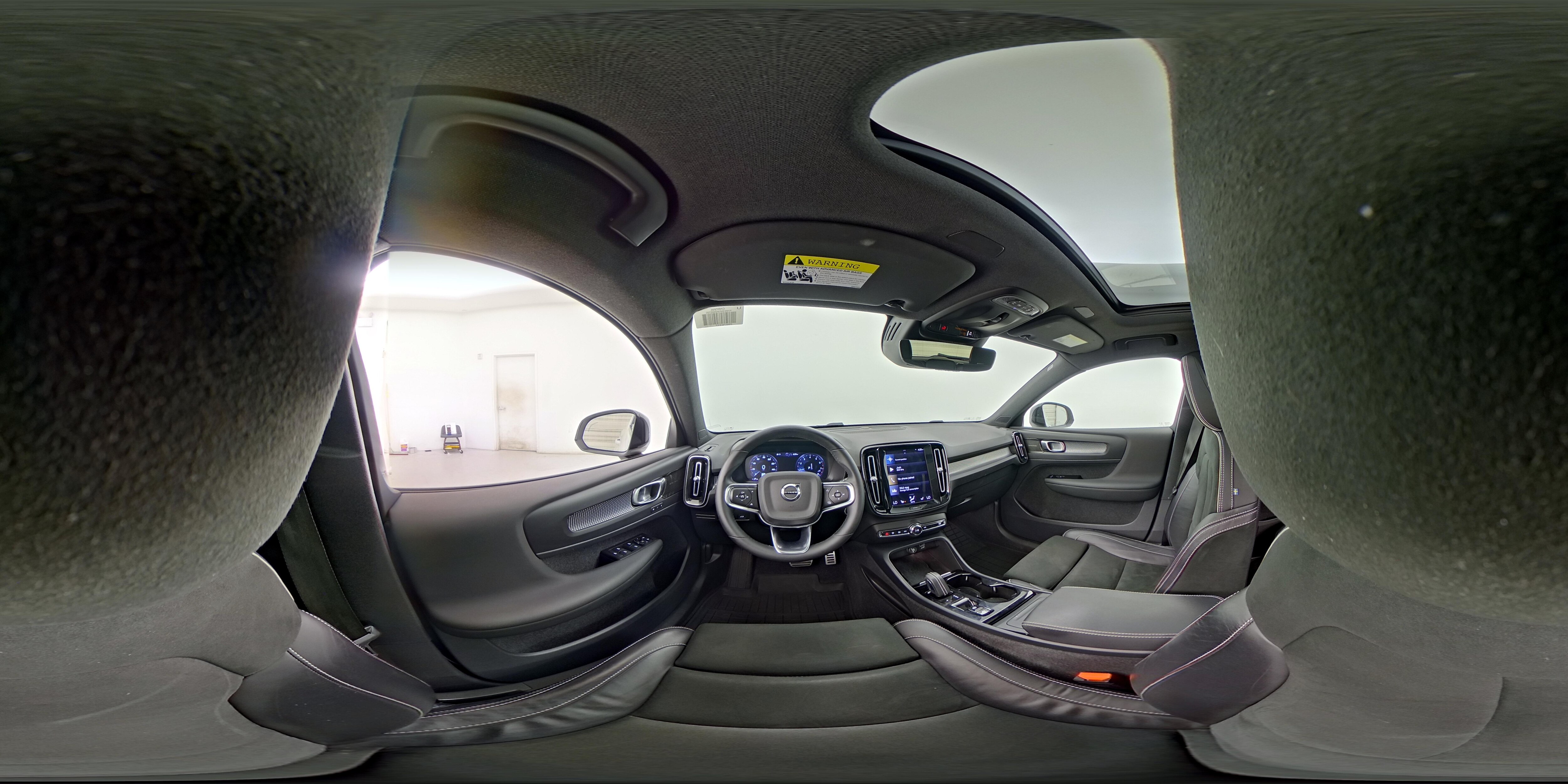 2022 Volvo XC40 R-Design - Photo 29