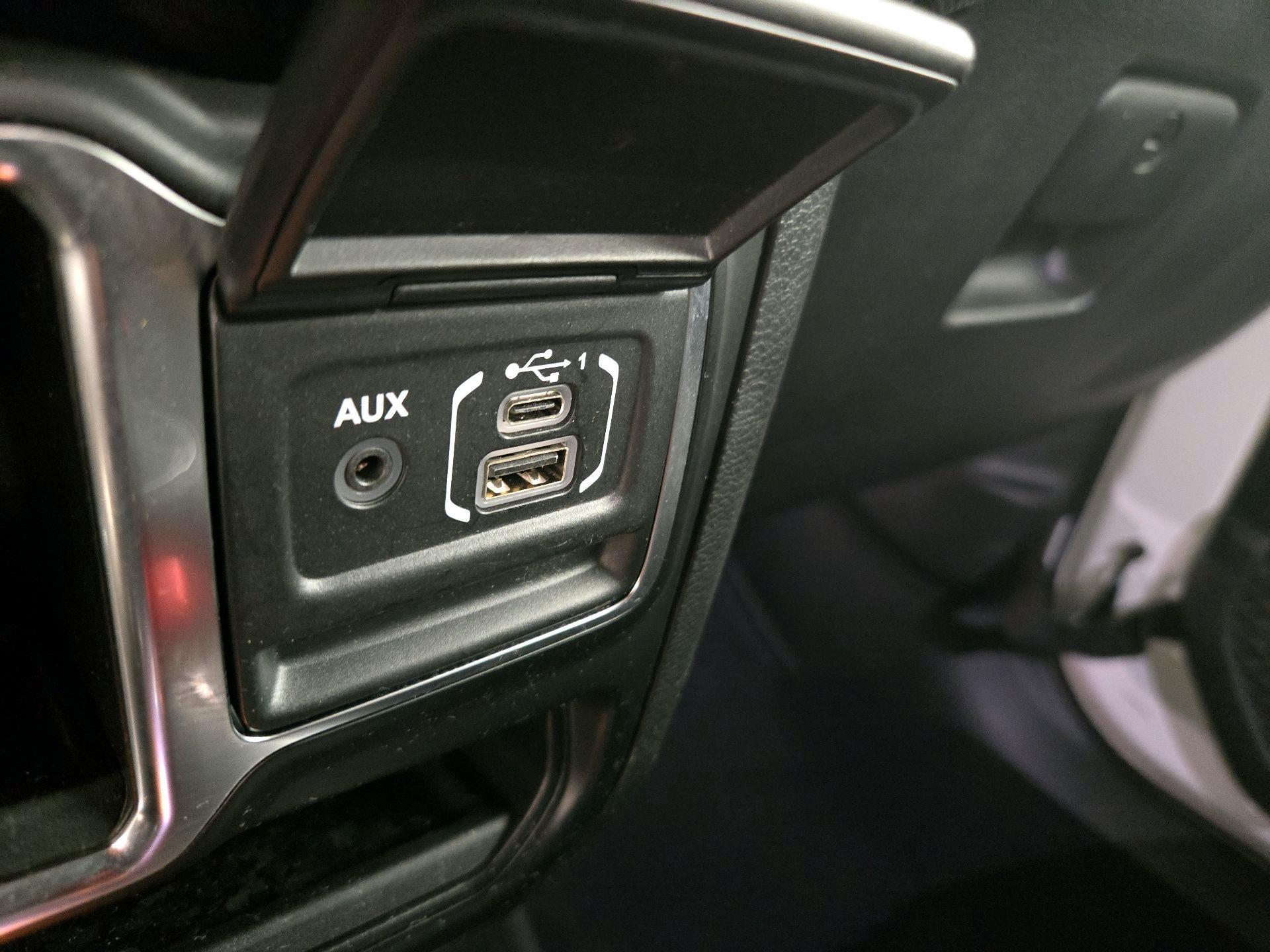 Thumbnail: 2022 Jeep Wrangler - 18