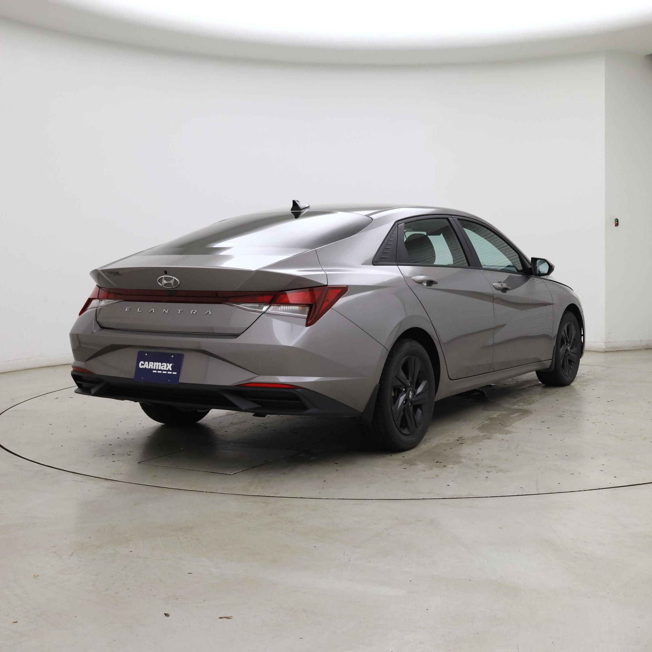Thumbnail: 2022 Hyundai Elantra - 8