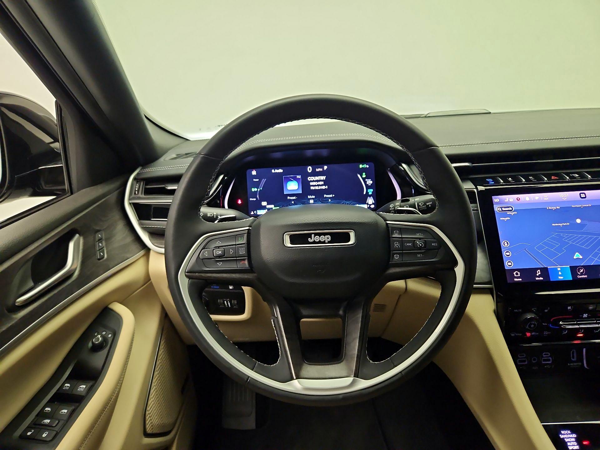 Thumbnail: 2022 Jeep Grand Cherokee - 10