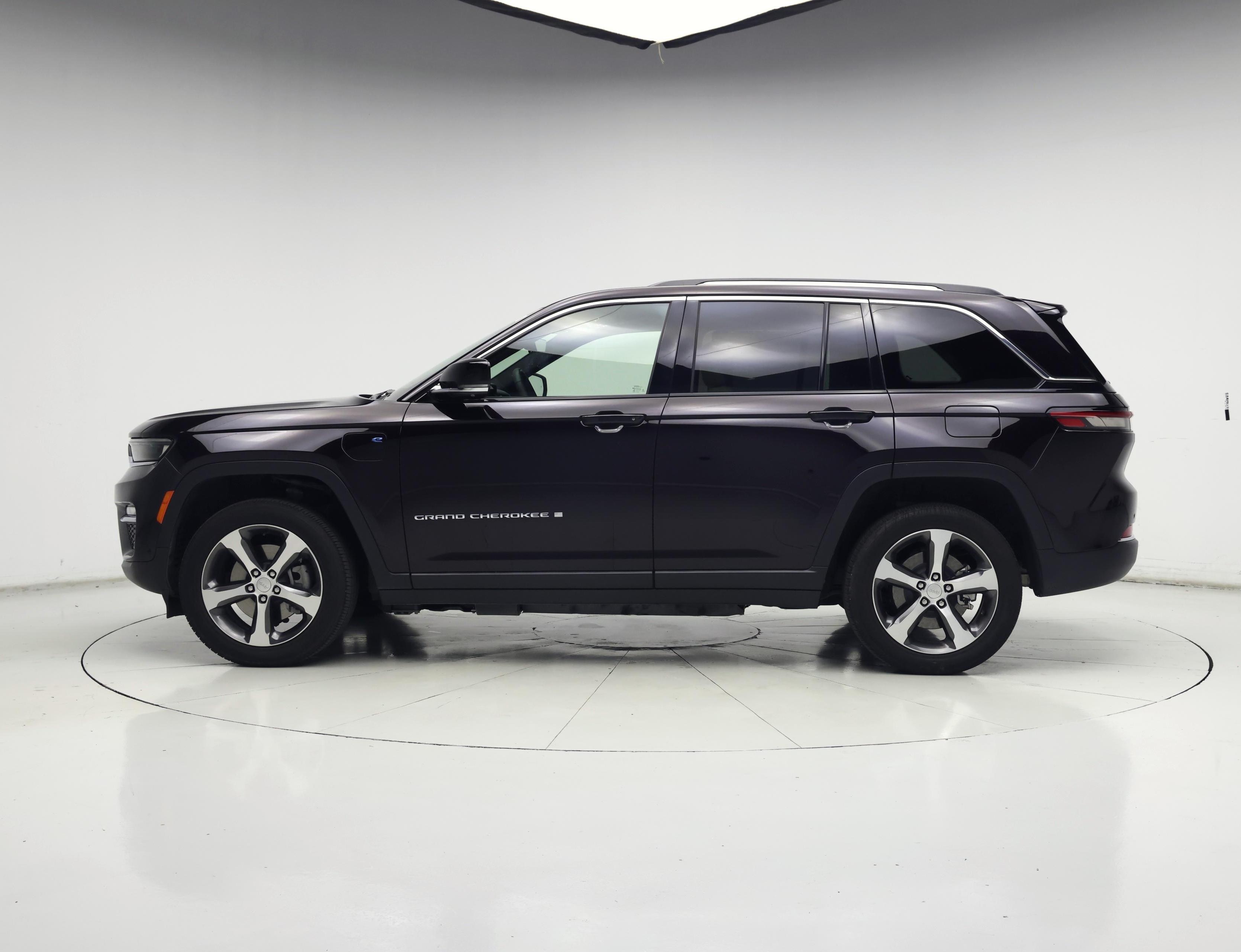 Thumbnail: 2022 Jeep Grand Cherokee - 3