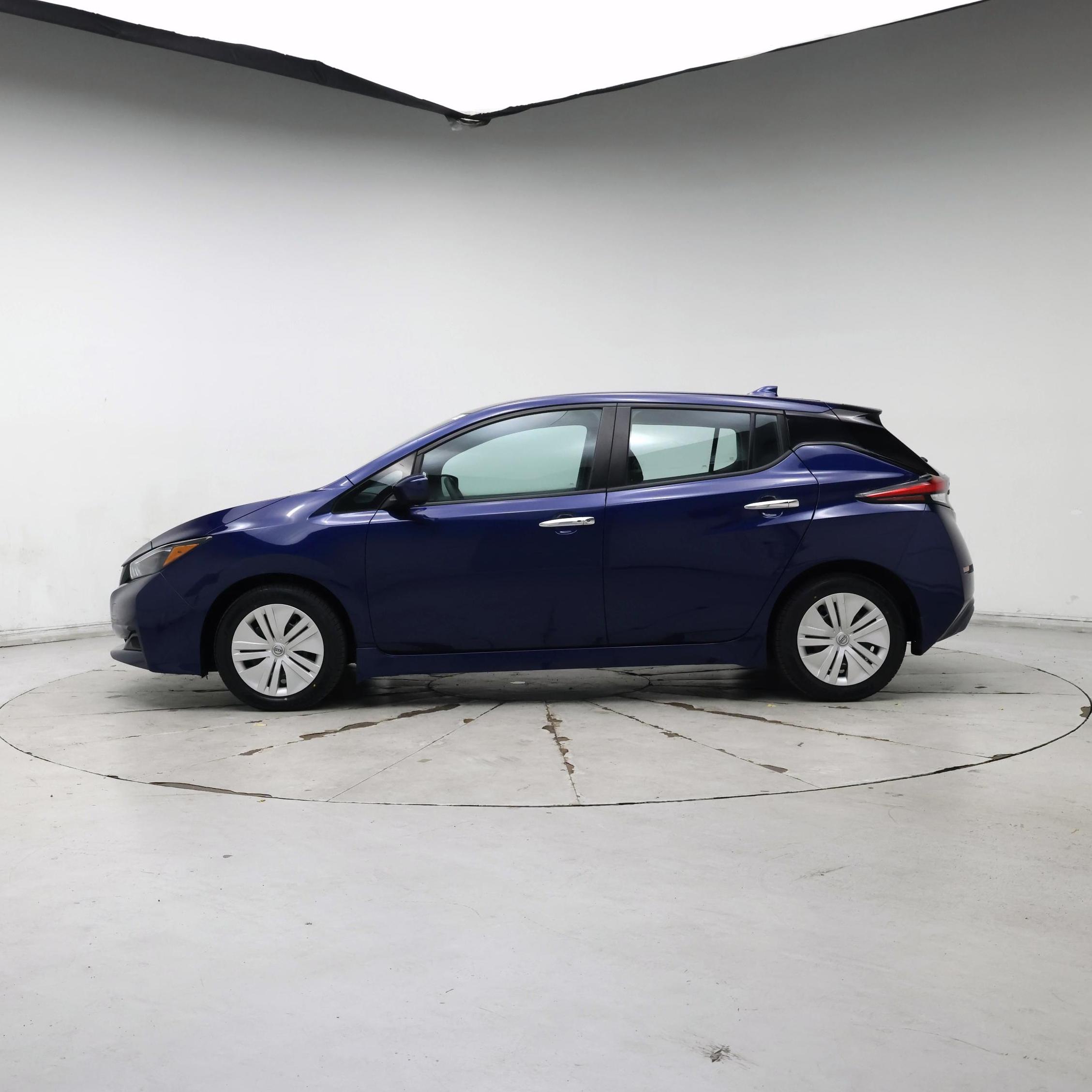 Thumbnail: 2024 Nissan Leaf - 3