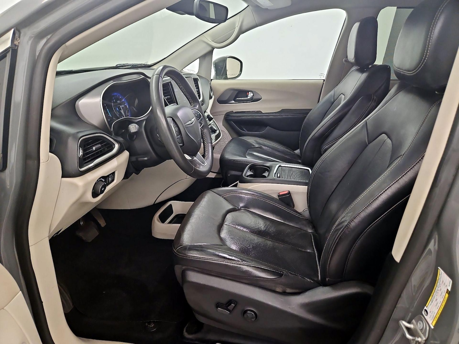 2022 Chrysler Pacifica Touring L - Photo 12