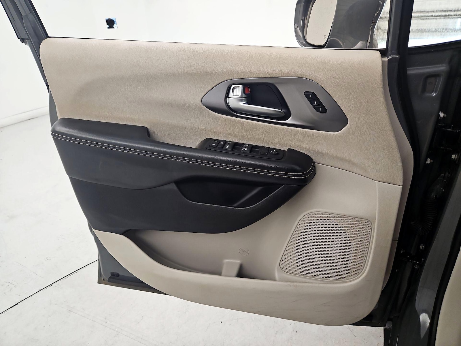 2022 Chrysler Pacifica Touring L - Photo 13