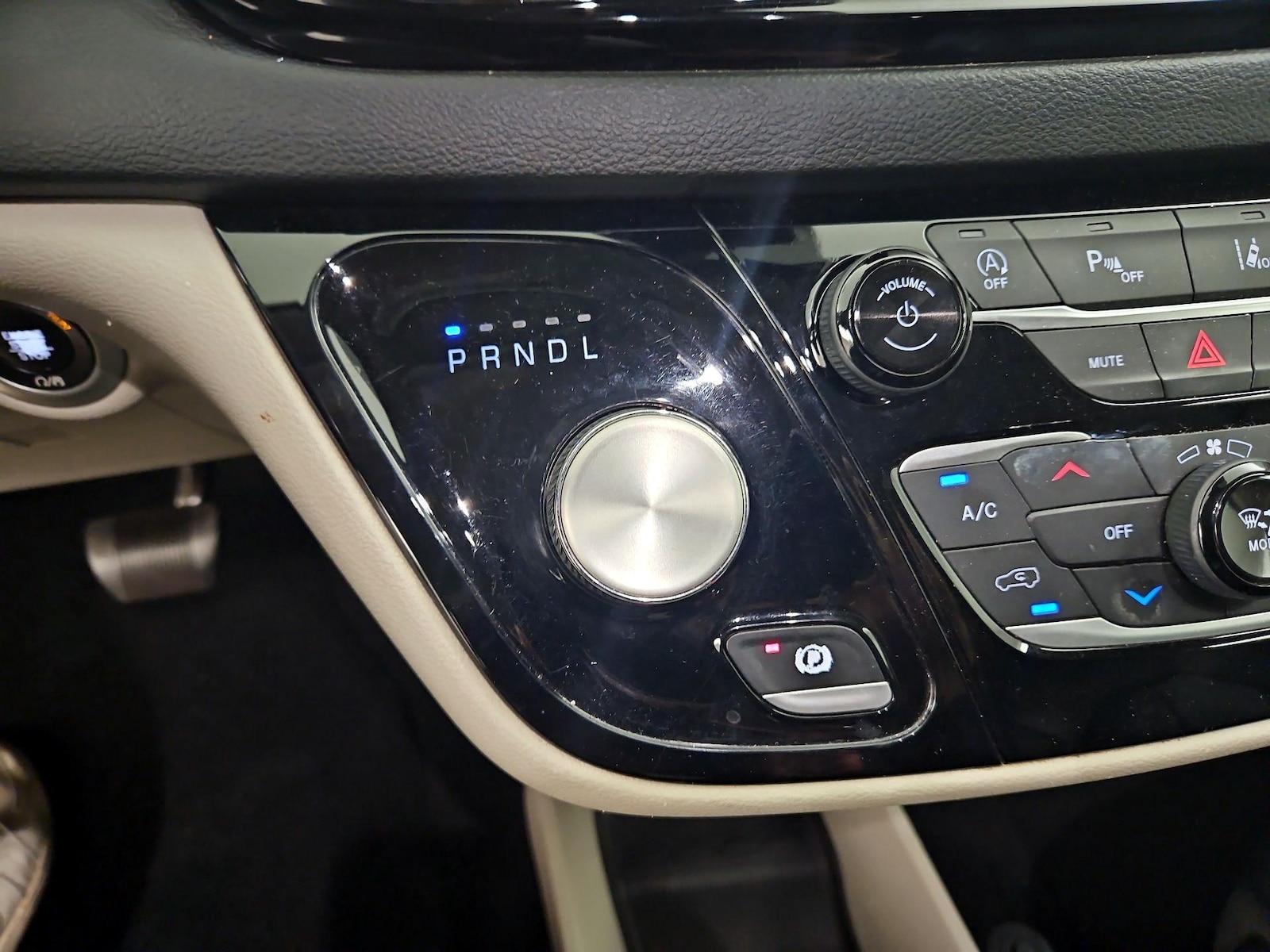 2022 Chrysler Pacifica Touring L - Photo 18
