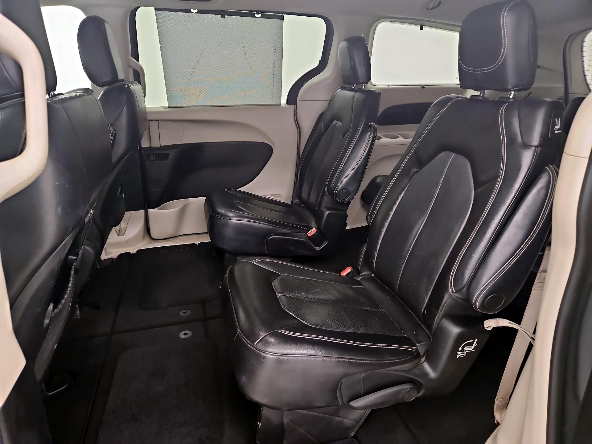 Thumbnail: 2022 Chrysler Pacifica - 19
