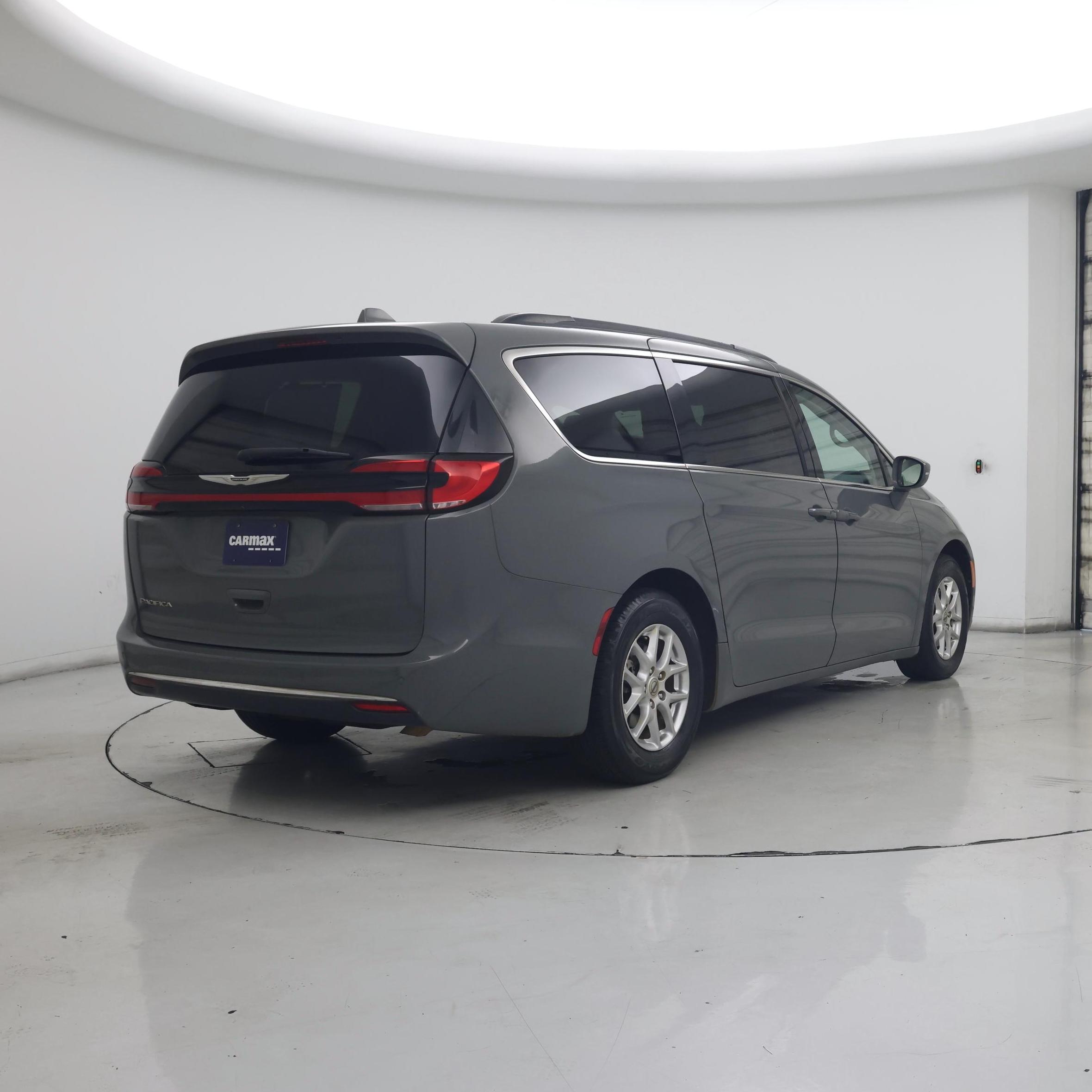 Thumbnail: 2022 Chrysler Pacifica - 8