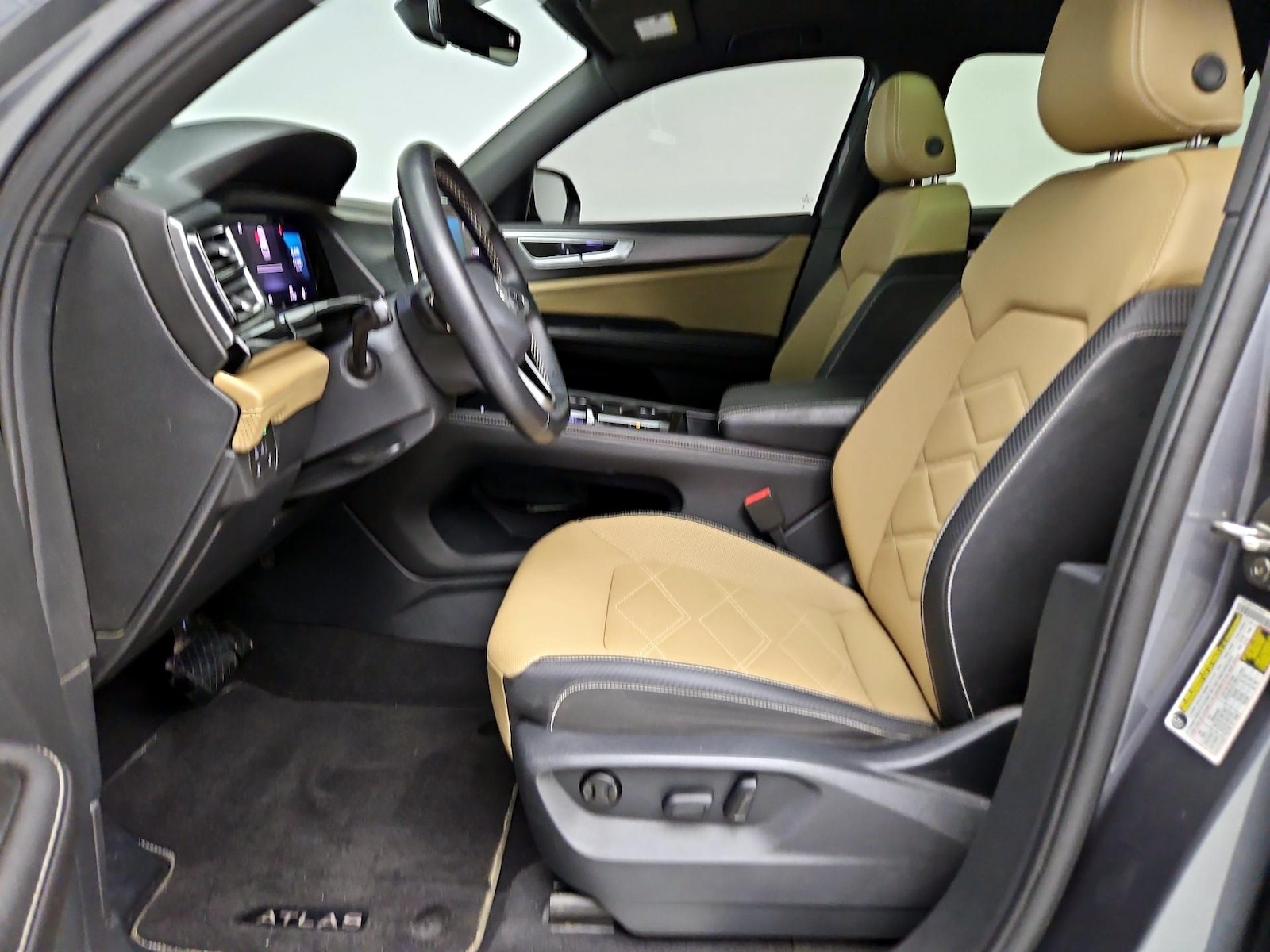 2025 Volkswagen Atlas Cross Sport SE w/Tech - Photo 12