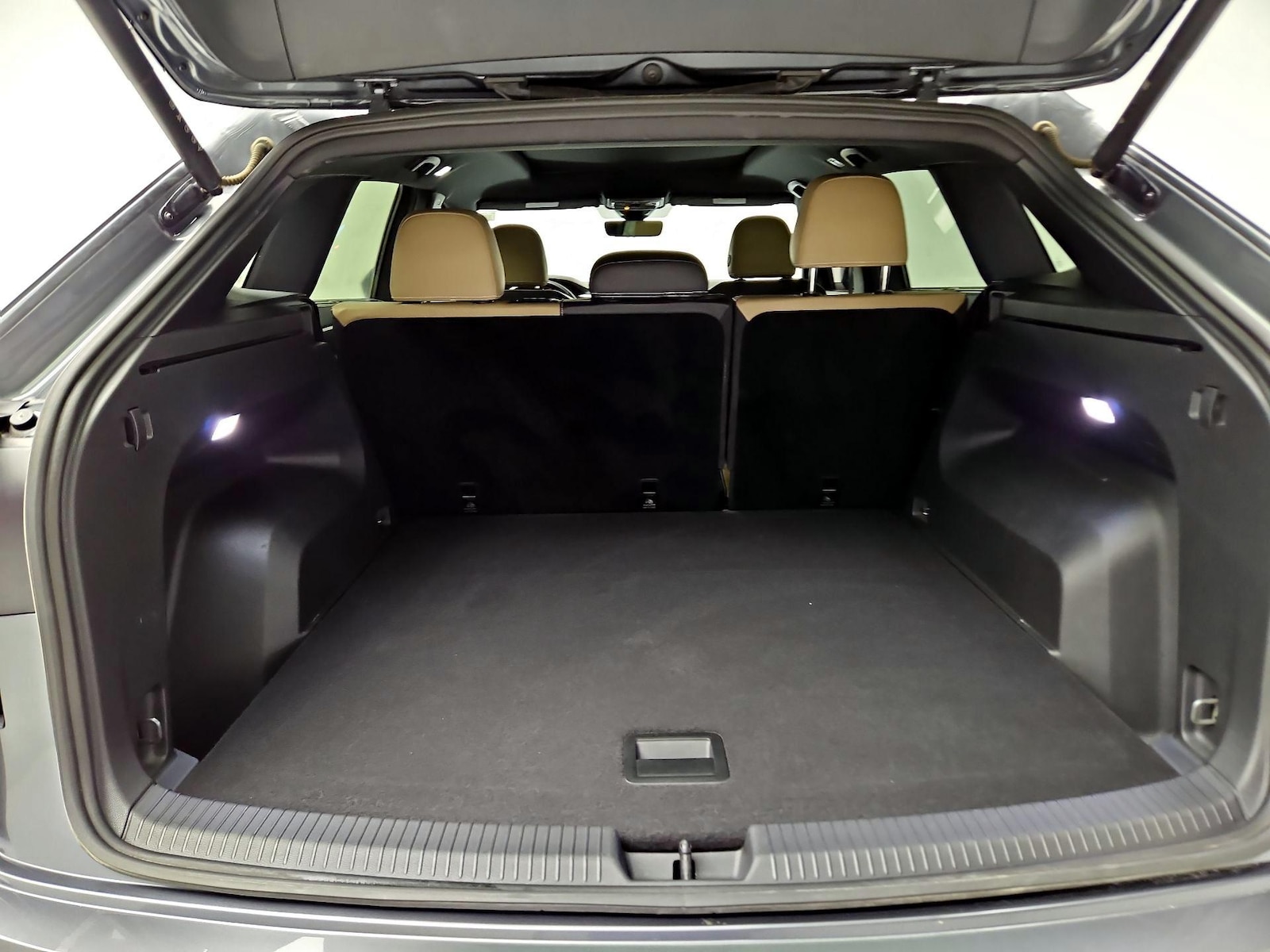 2025 Volkswagen Atlas Cross Sport SE w/Tech - Photo 22