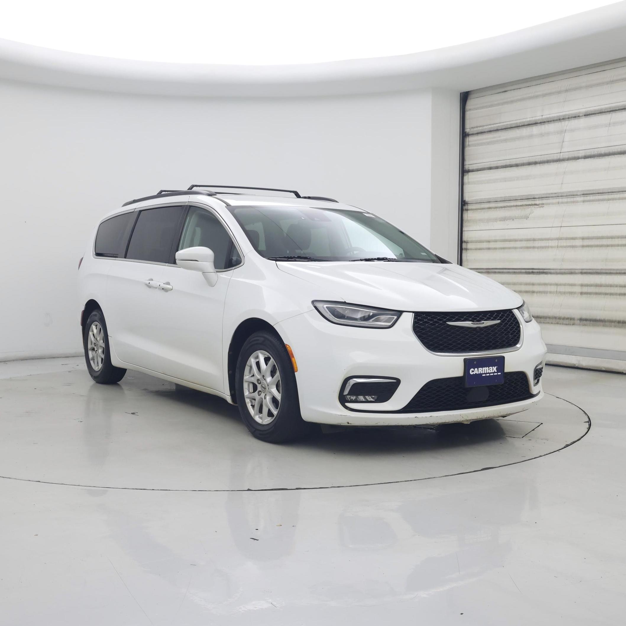 White 2022 Chrysler Pacifica Touring L FWD Minivan Front-Wheel Drive Automatic