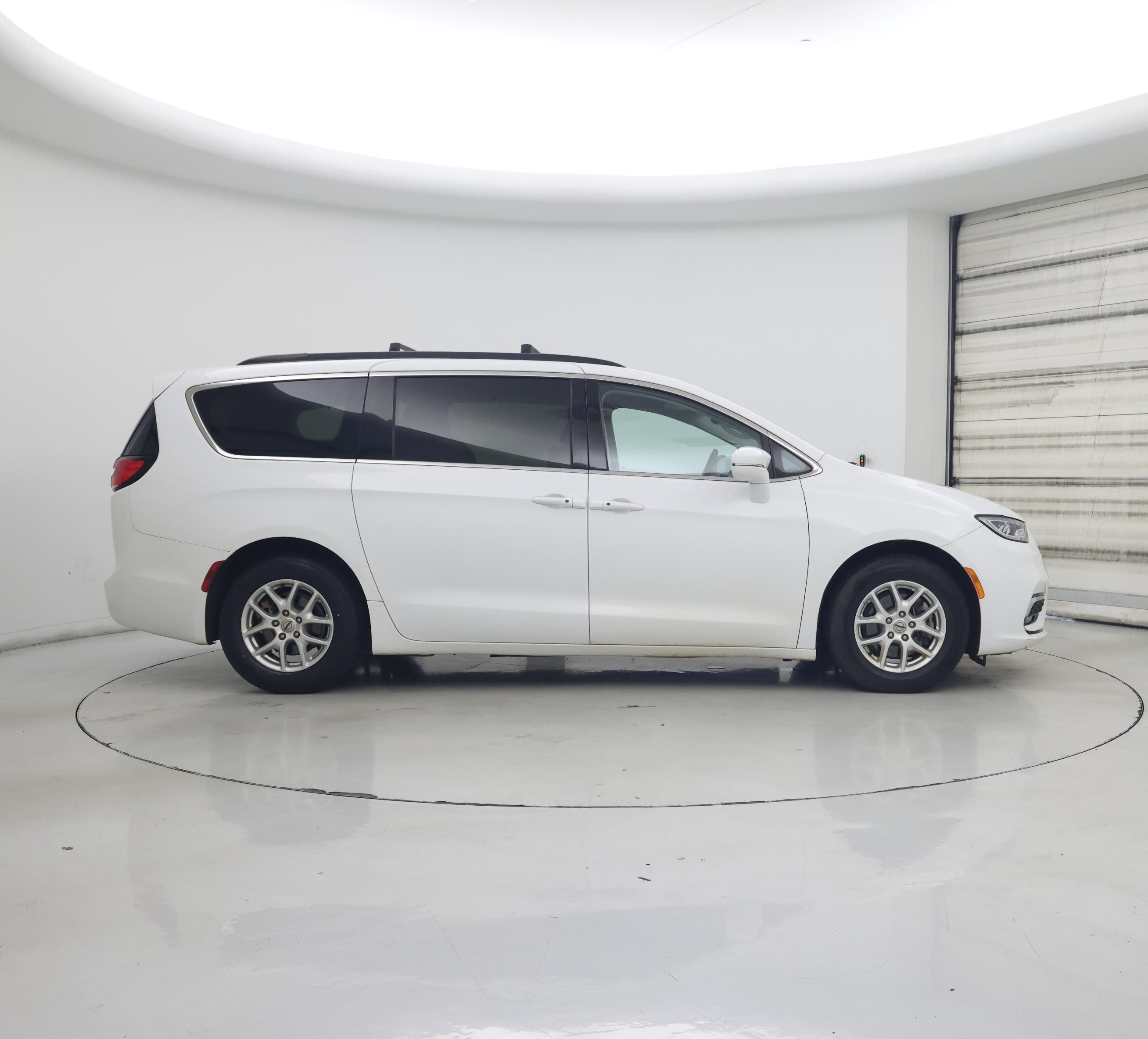 Thumbnail: 2022 Chrysler Pacifica - 7