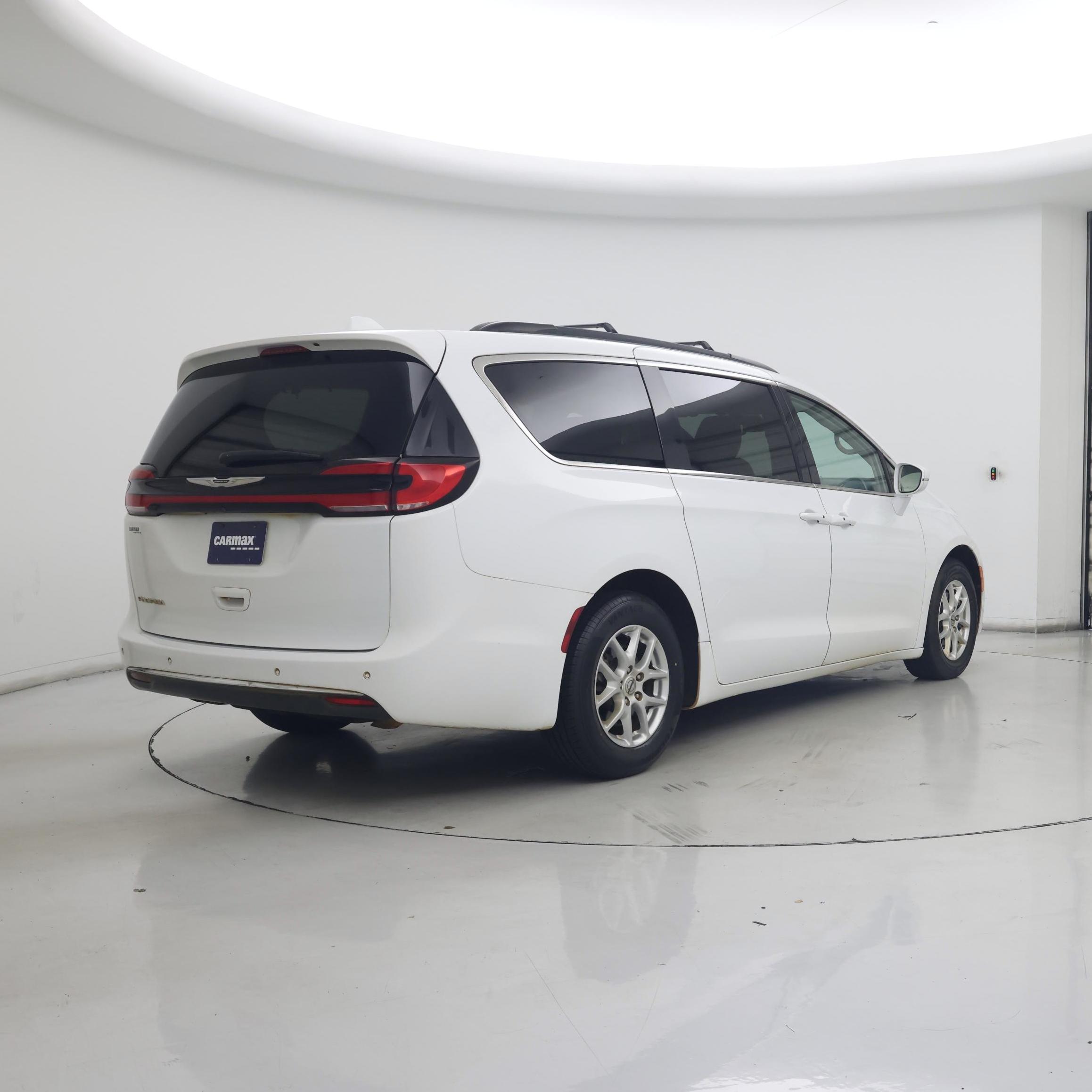 Thumbnail: 2022 Chrysler Pacifica - 8