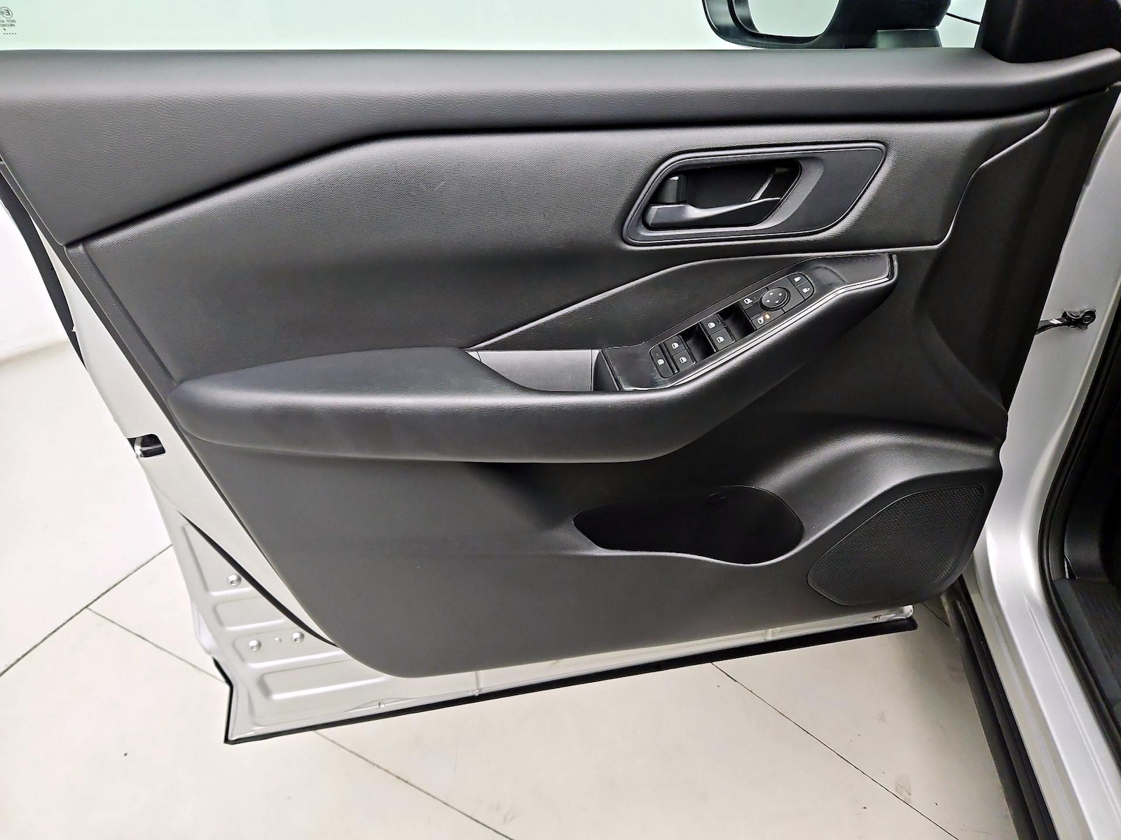2024 Nissan Rogue S - Photo 13