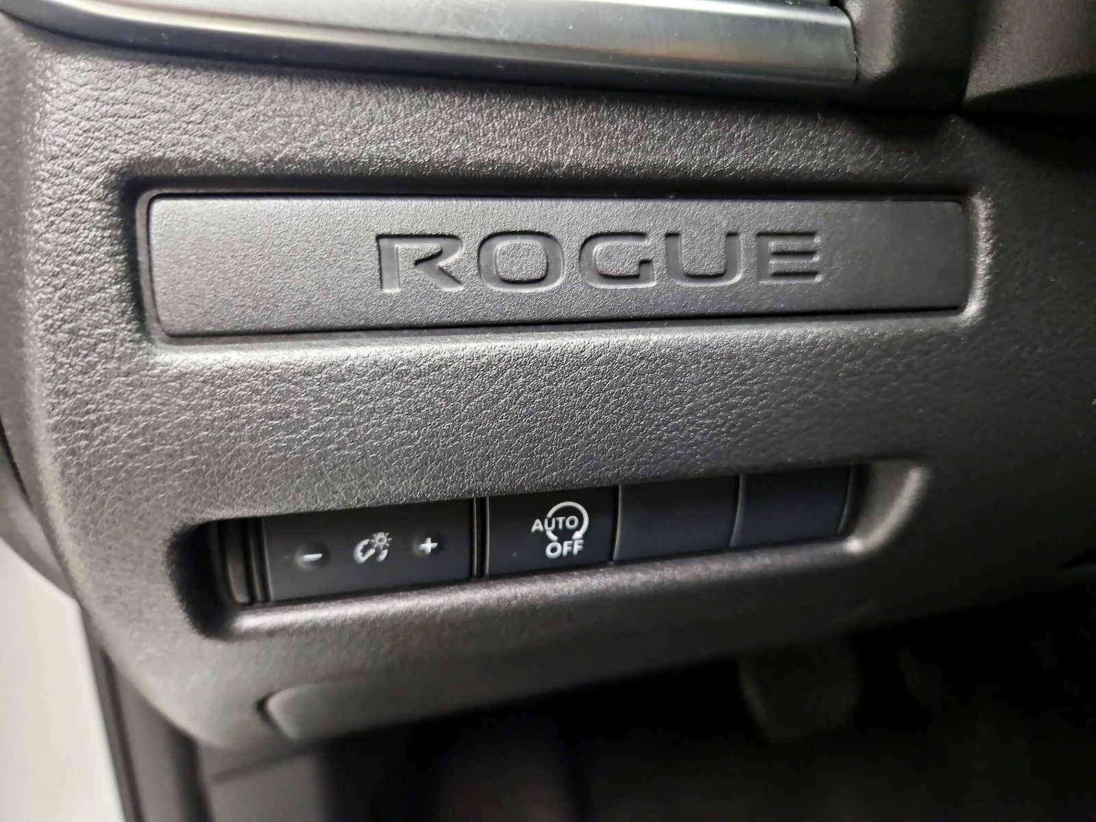 2024 Nissan Rogue S - Photo 14