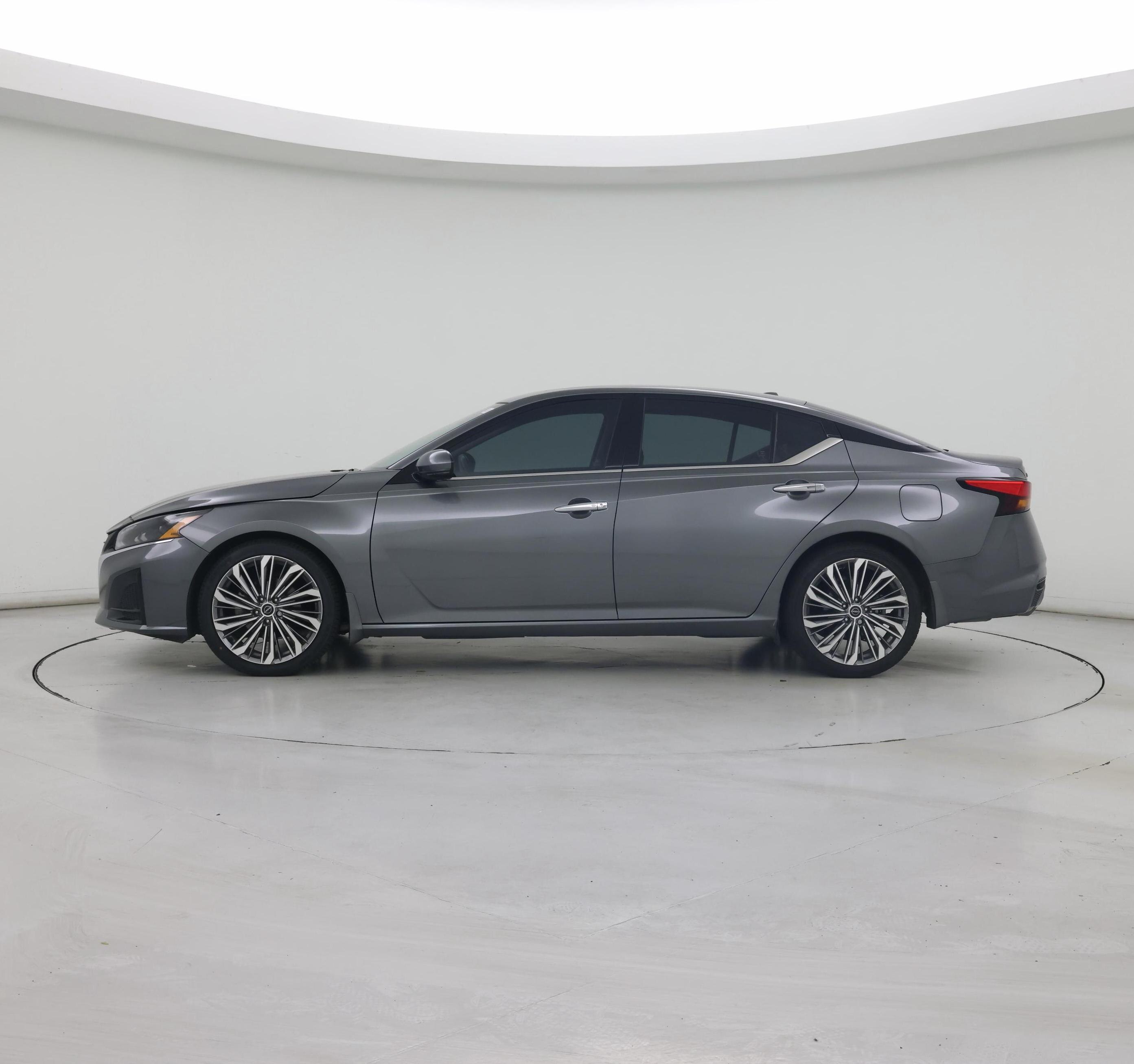 Thumbnail: 2023 Nissan Altima - 3