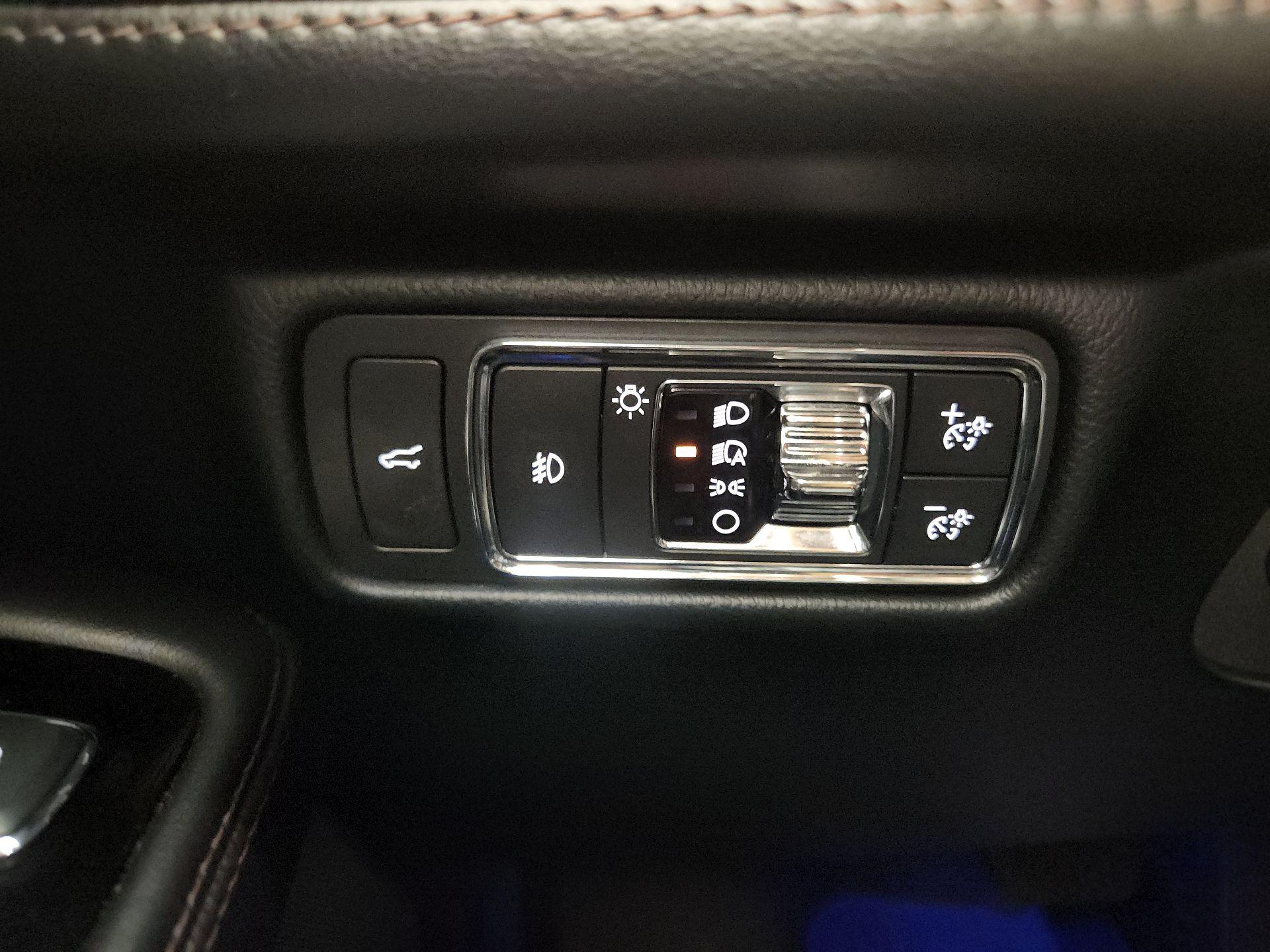 Thumbnail: 2021 Lincoln Aviator - 13