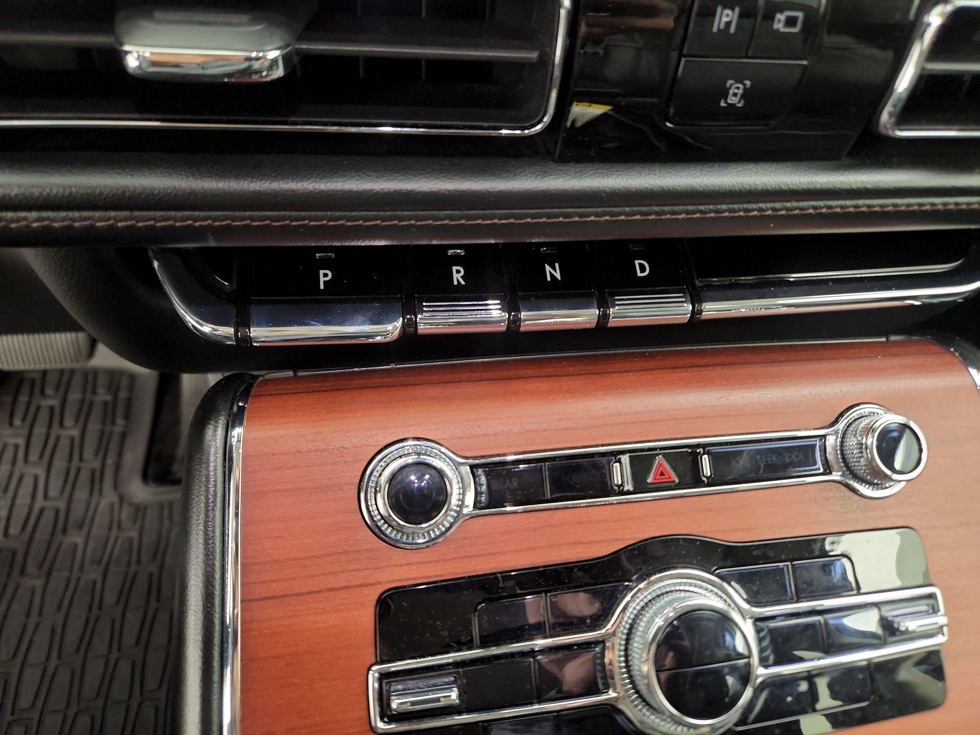 Thumbnail: 2021 Lincoln Aviator - 18